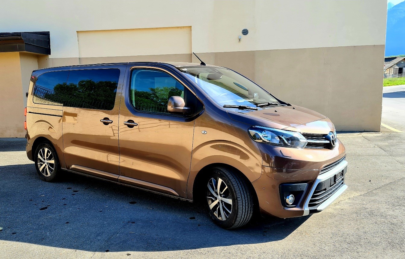 TOYOTA PROACE