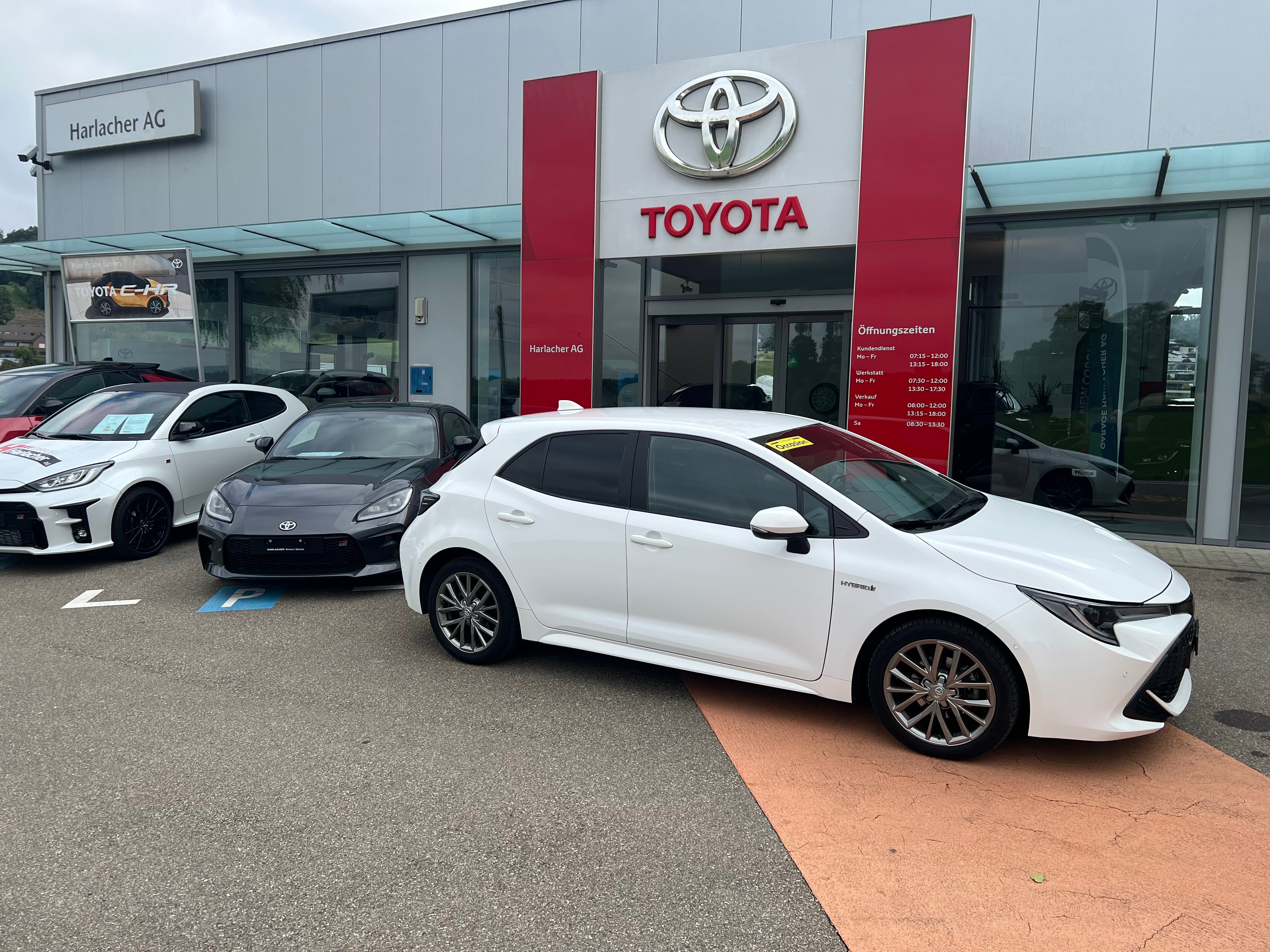 TOYOTA Corolla 1.8 HSD Trend e-CVT