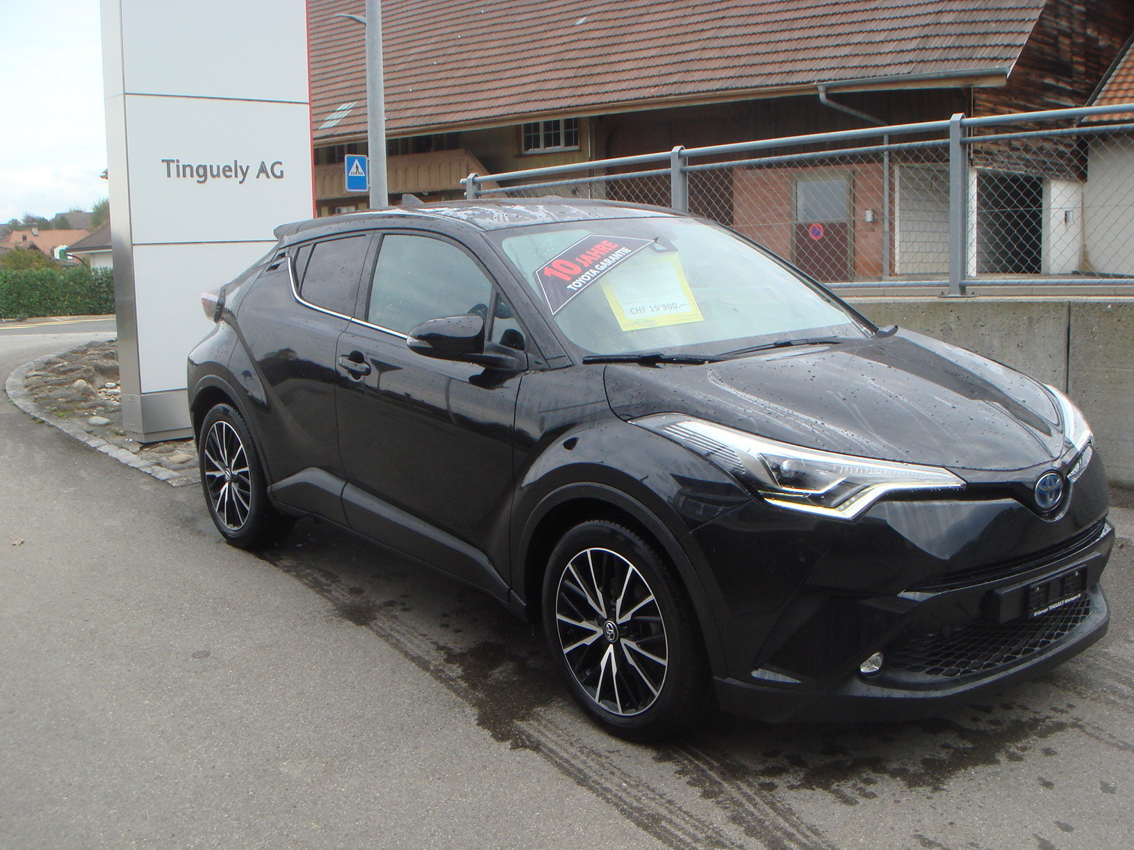 TOYOTA C-HR 1.8 HSD Trend CVT