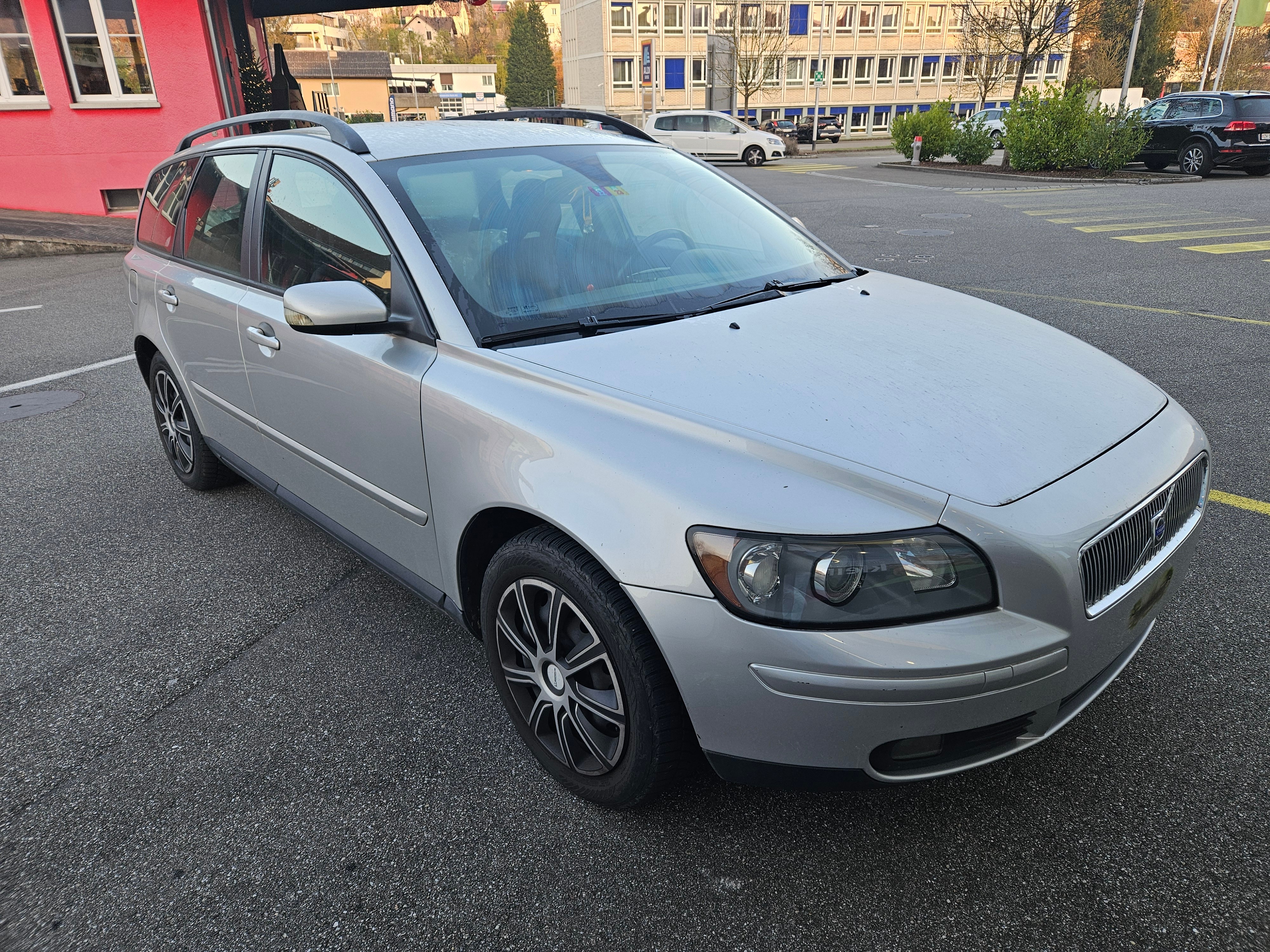 VOLVO V50 2.4