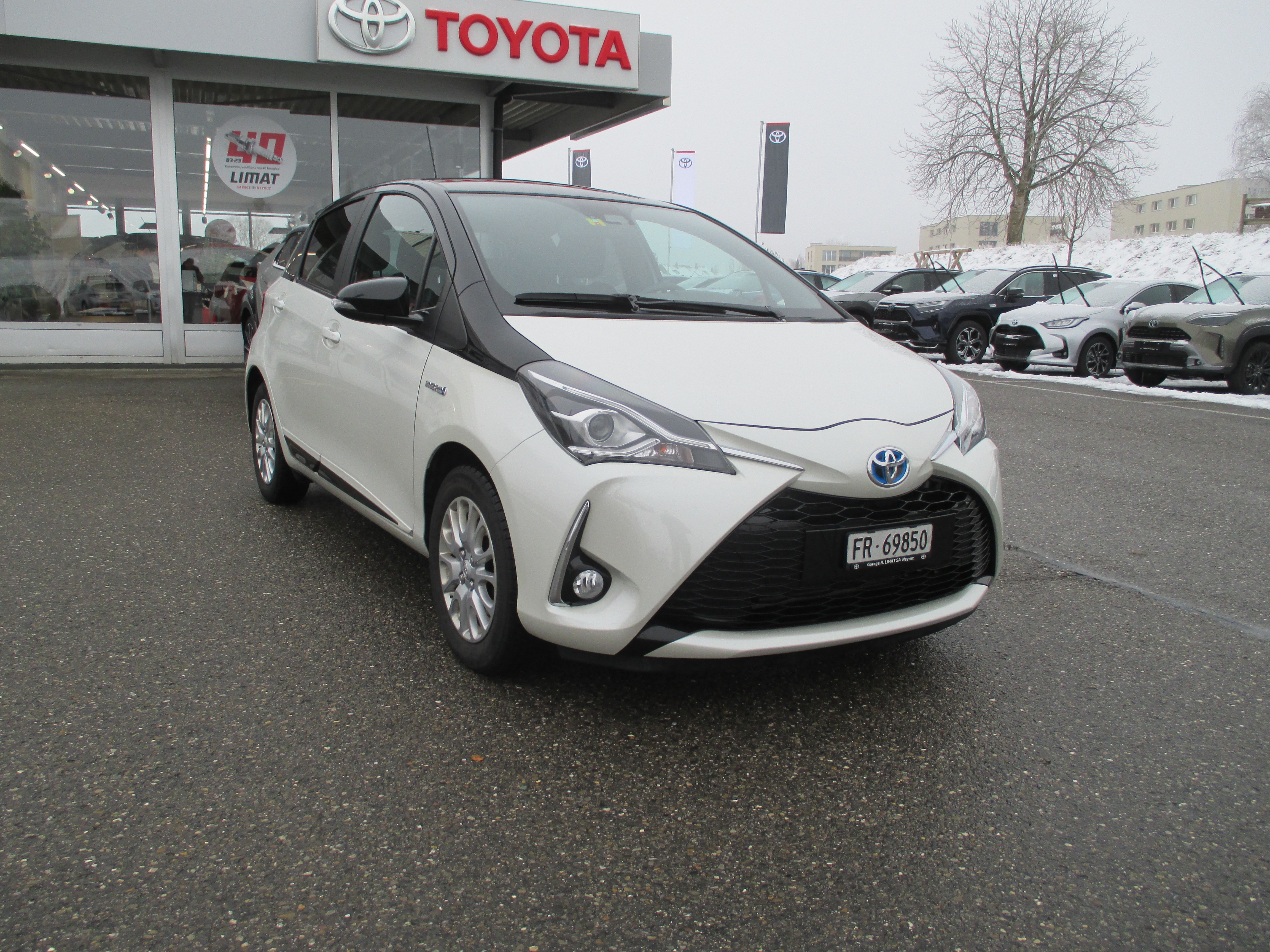 TOYOTA Yaris 1.5 VVT-i Hybrid Style e-CVT