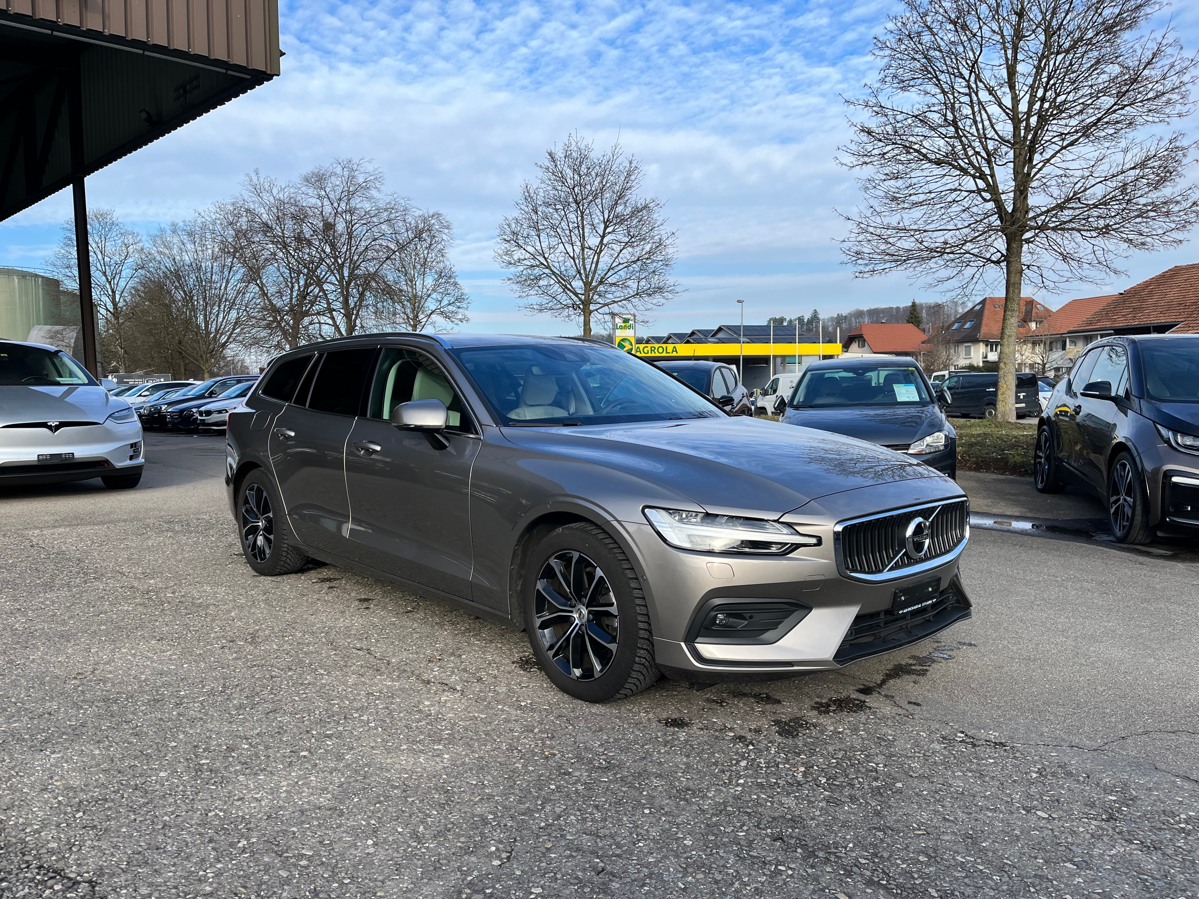 VOLVO V60 D4 Momentum Geartronic