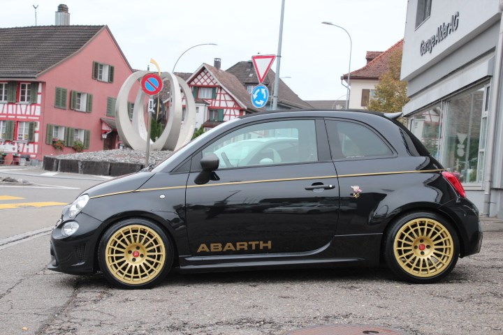 FIAT 595 C Abarth 1.4 T-Jet 165 Scorpione Oro Spezial Edition