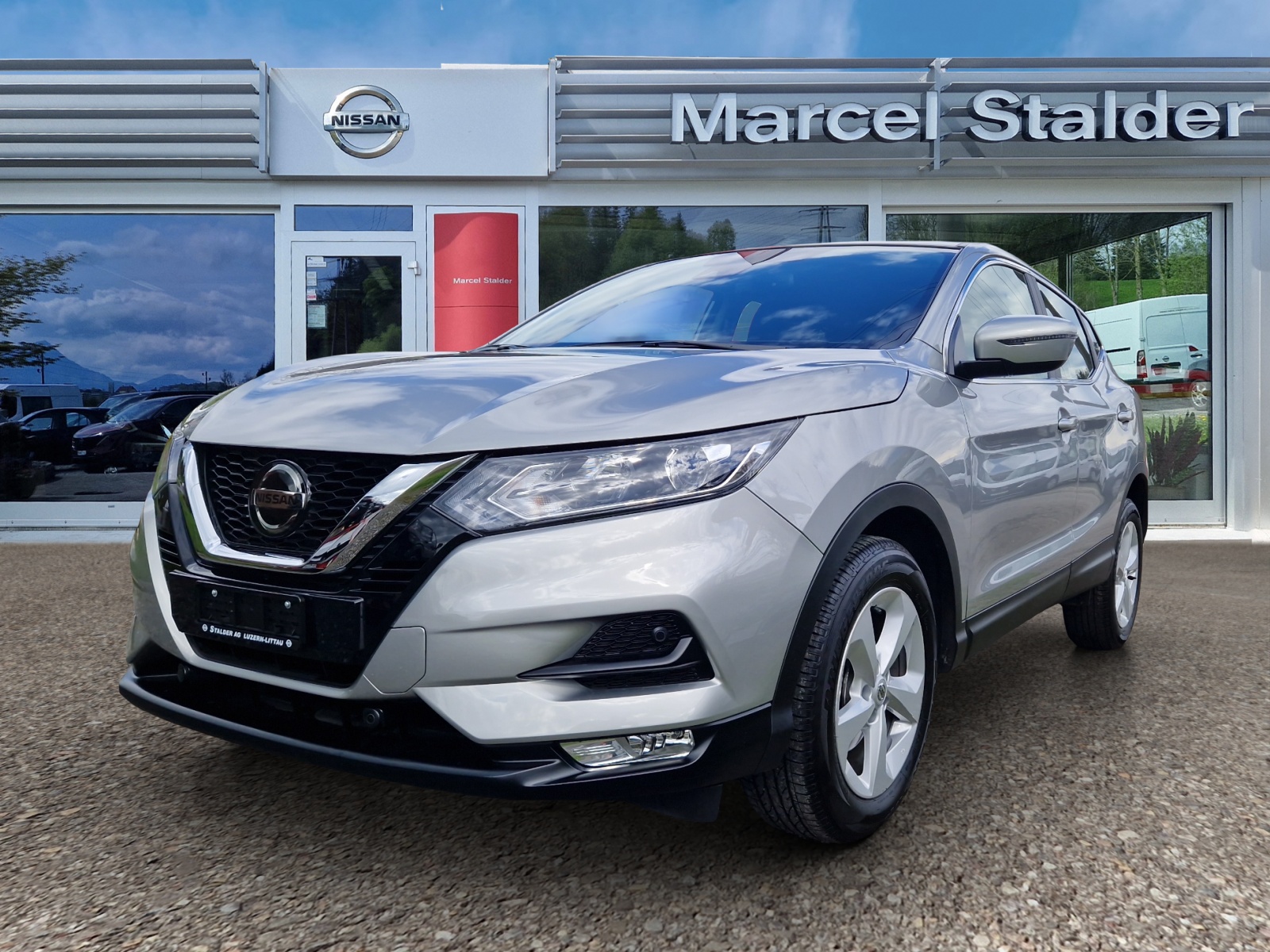 NISSAN Qashqai 1.3 DIG-T Shiro DCT