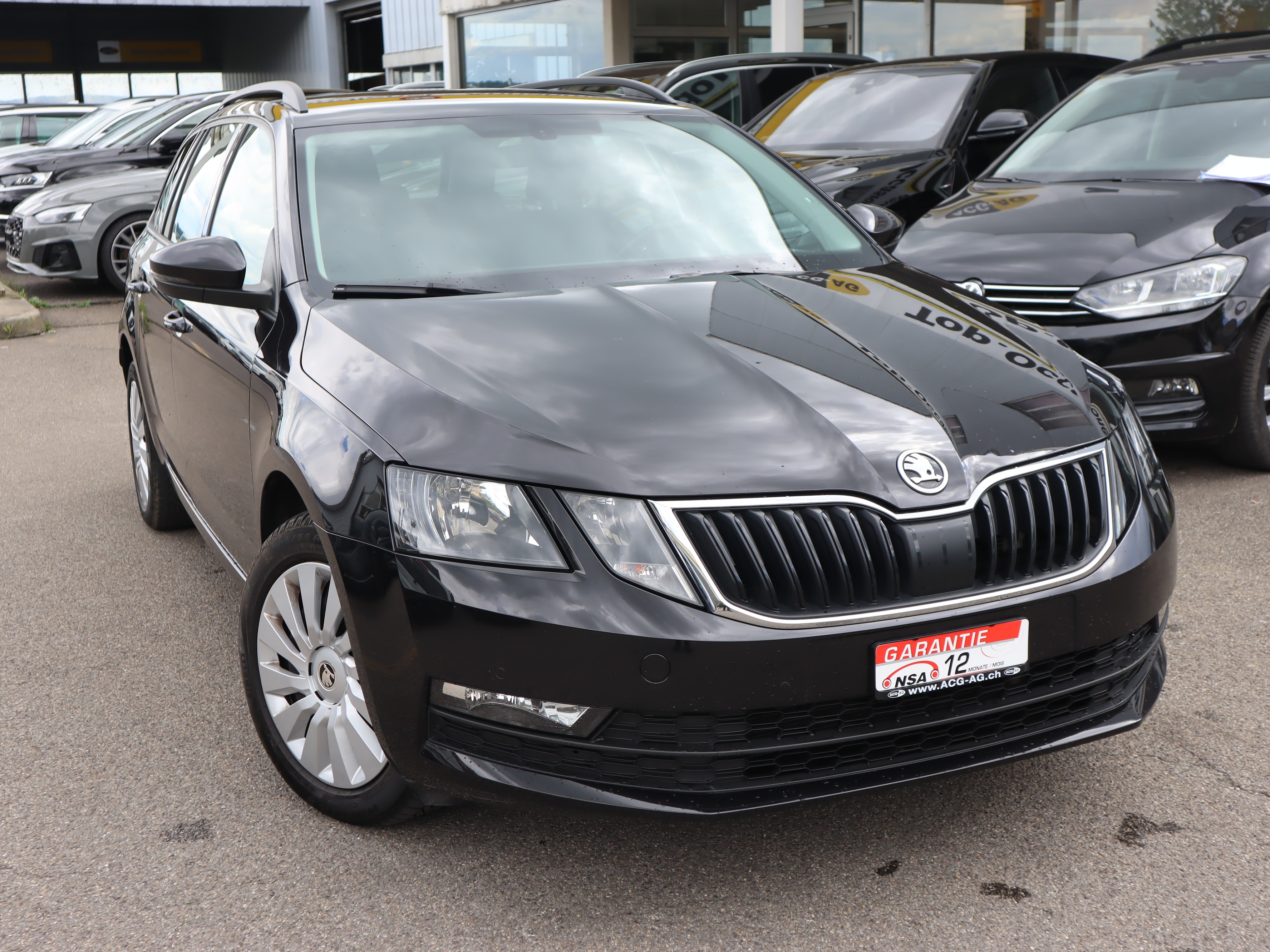 SKODA Octavia Combi 2.0 TDI Ambition 4x4 DSG ** Gr-Navigation ** PDC ** PS 184 ** Frisch ab MFK & Service **