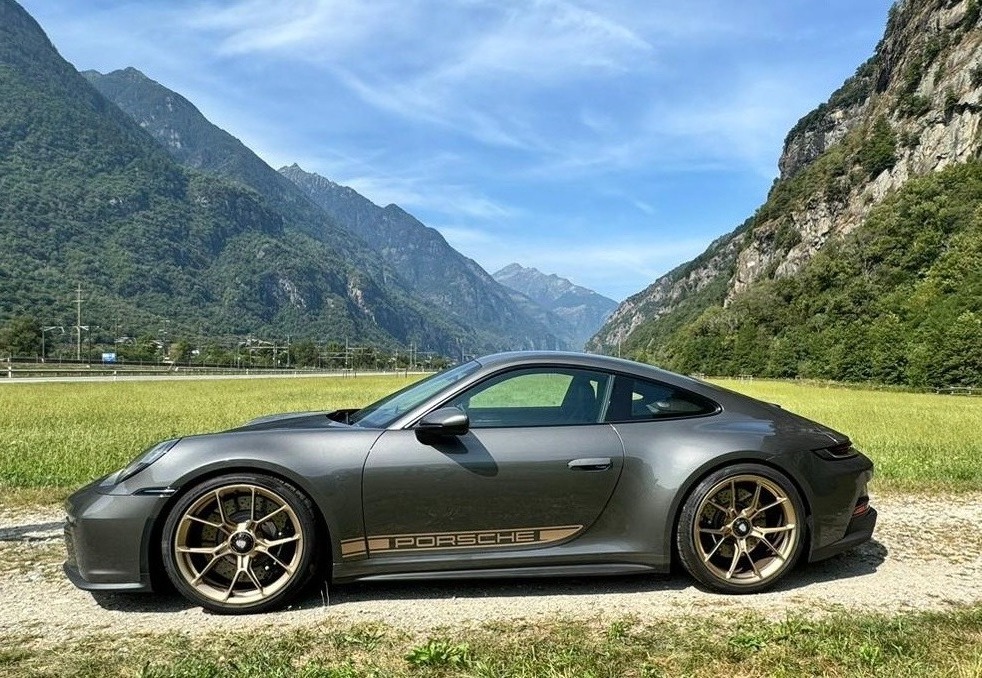 PORSCHE 911 GT3 Touring