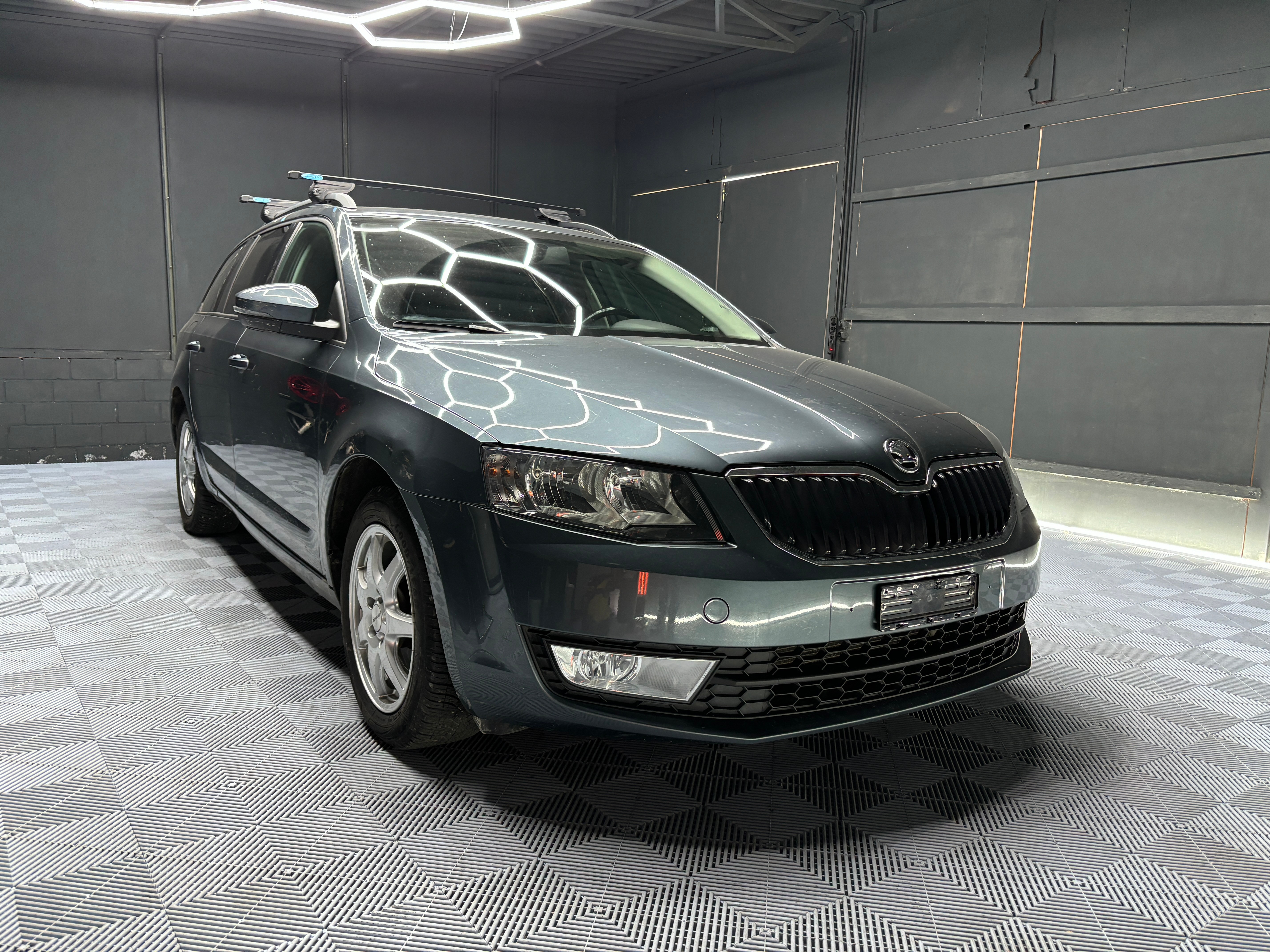 SKODA Octavia Combi 1.6 TDI Elegance 4x4