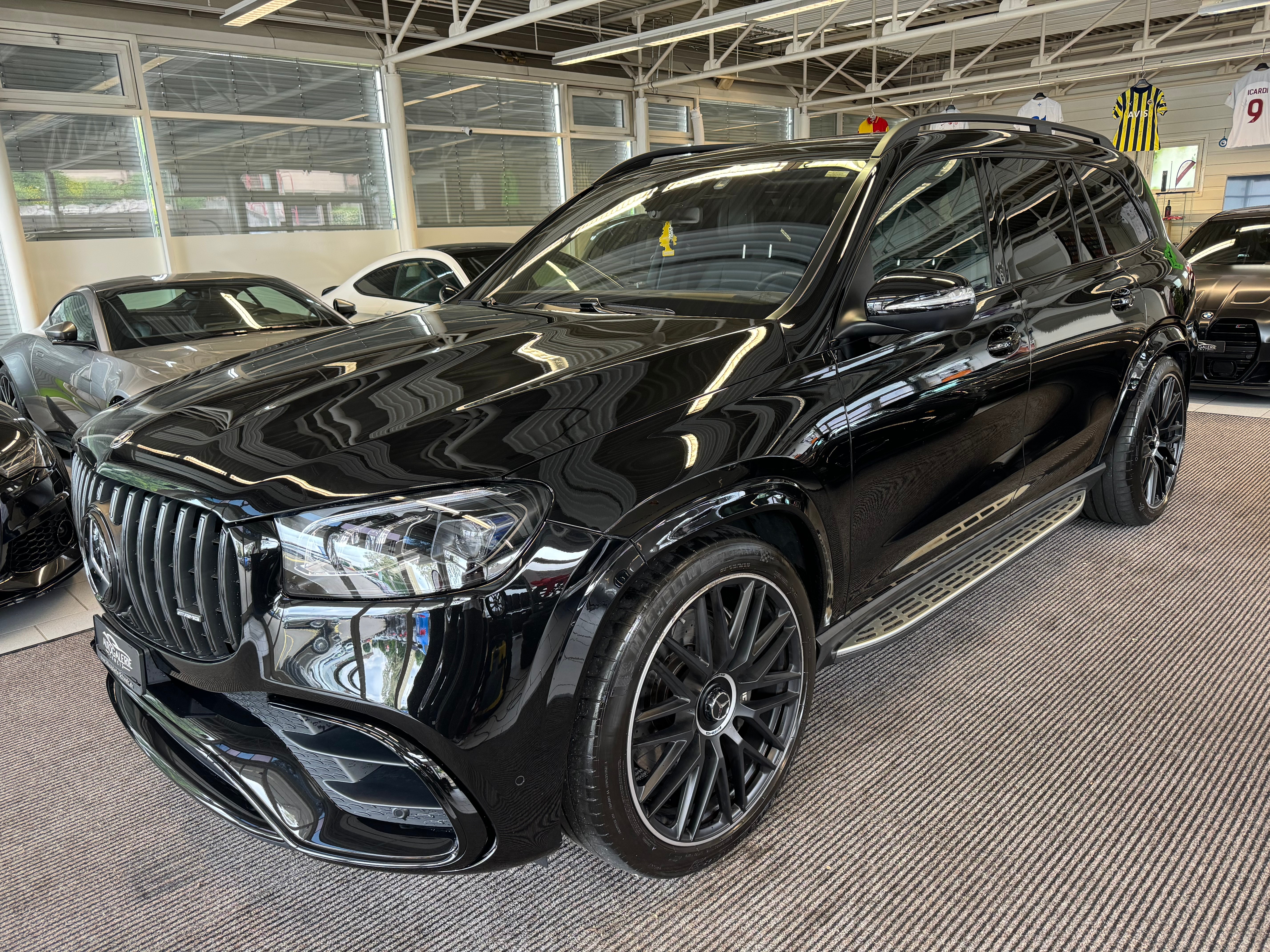 MERCEDES-BENZ GLS 63 4Matic+ TCT 9G | CH Fahrzeug mit MSI |ALL BLACK | 23