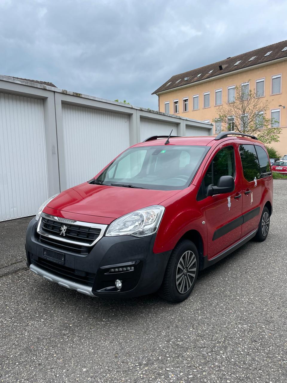 PEUGEOT Partner 1.2 PureTech Outdoor