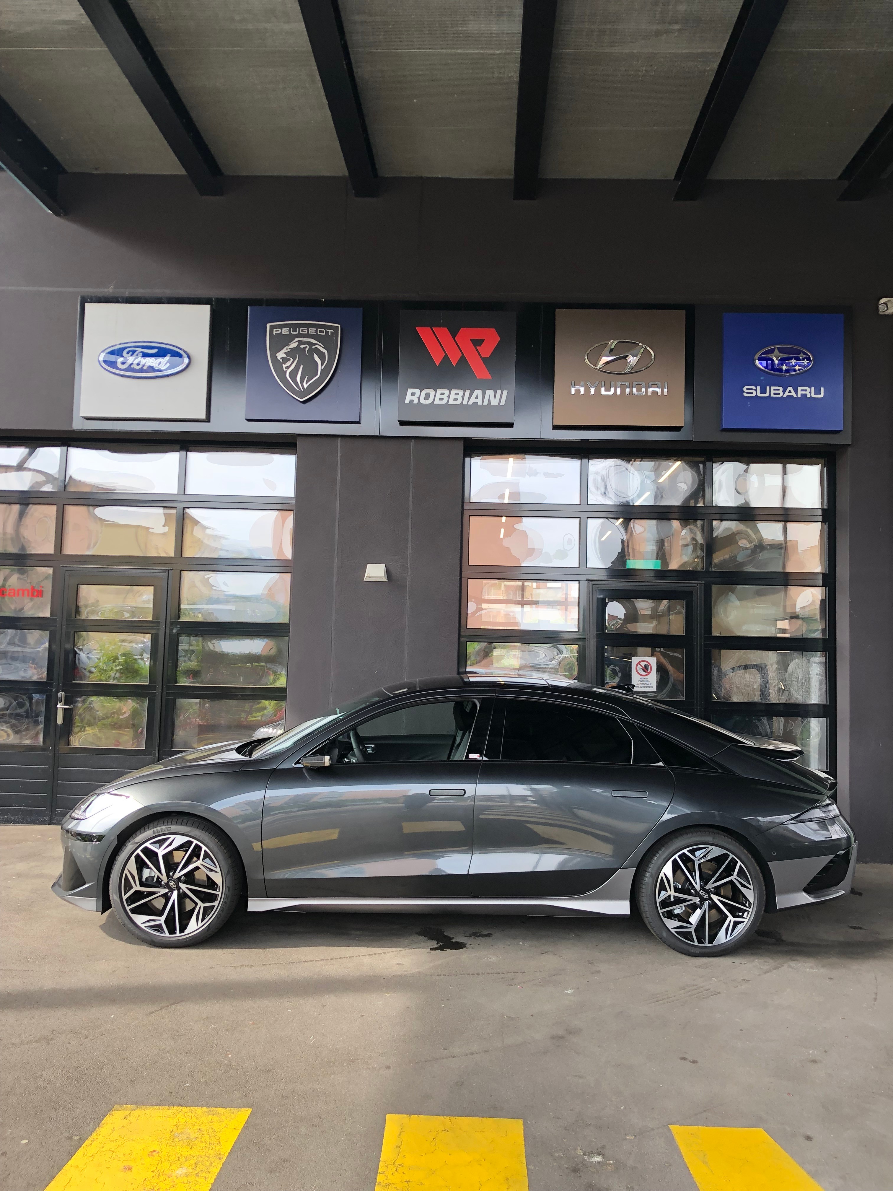 HYUNDAI Ioniq 6 77kWh Launch Edition 4WD