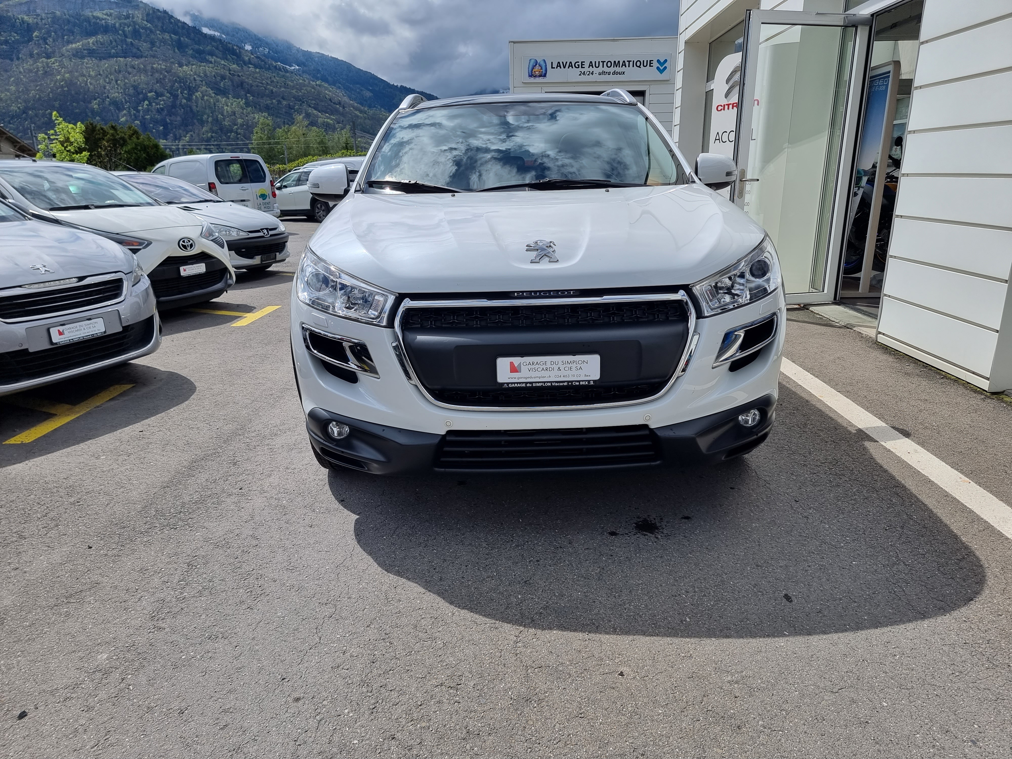 PEUGEOT 4008 1.8 HDi Allure 4WD