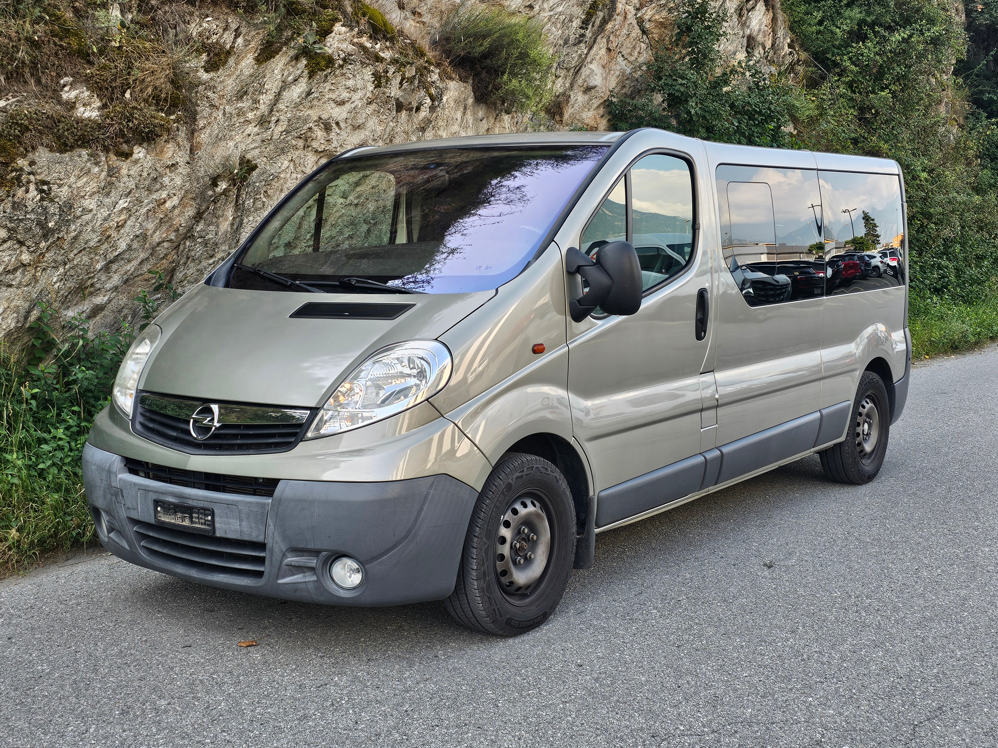 OPEL Vivaro 2.5 CDTI 2.9t L2H1