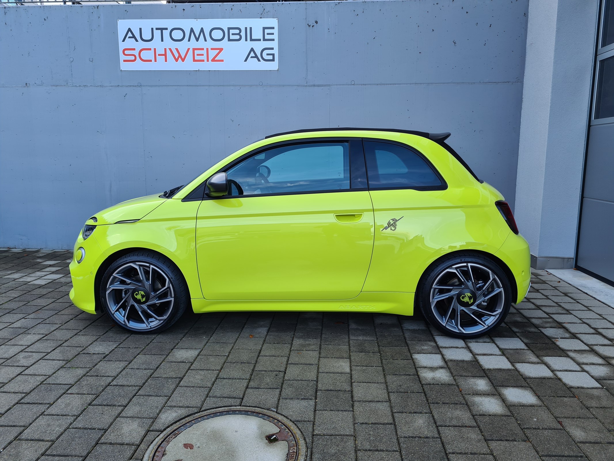 FIAT Abarth Cabrio 500e Scorpionissima