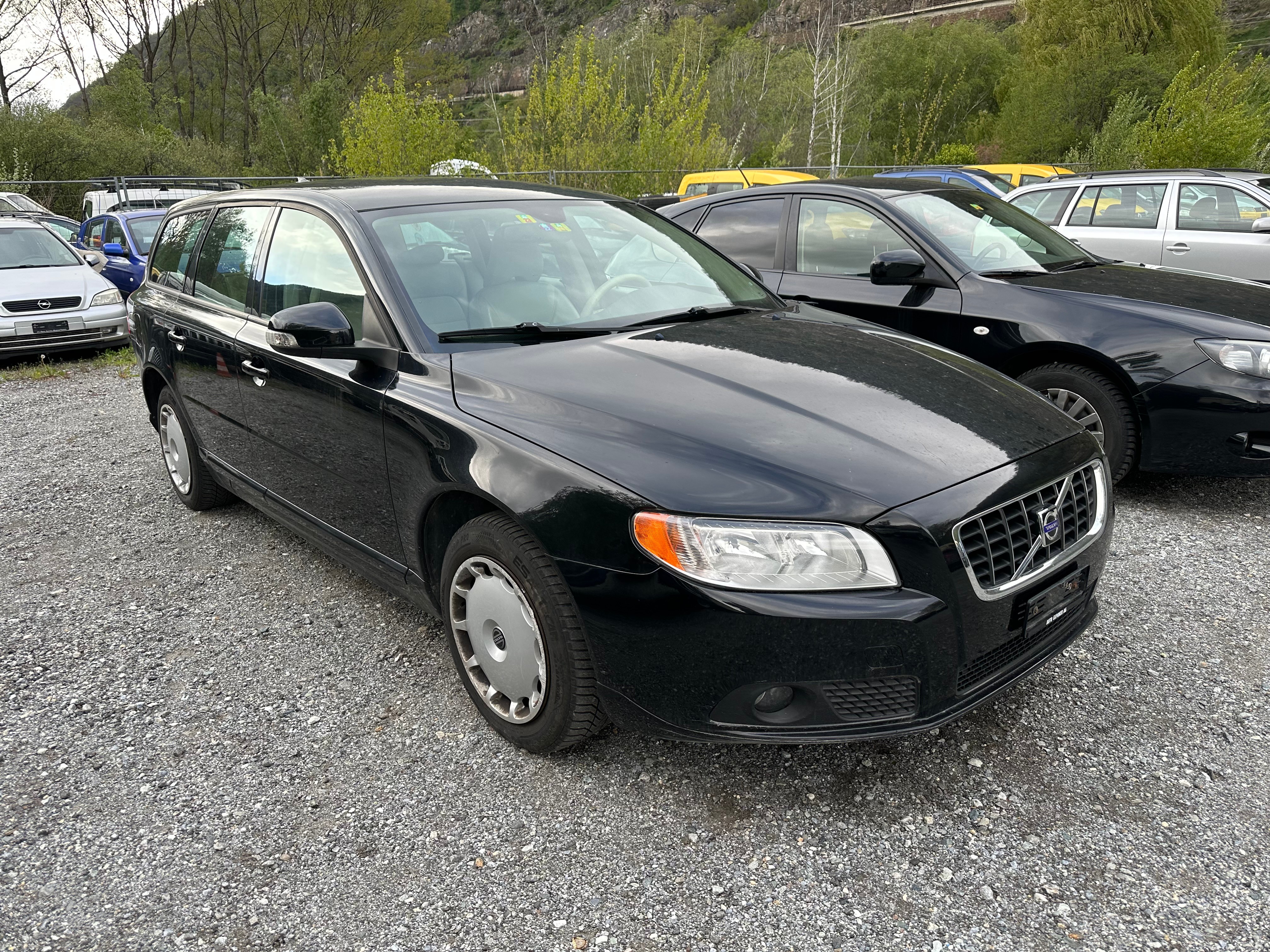 VOLVO V70 2.5T Kinetic Geartronic