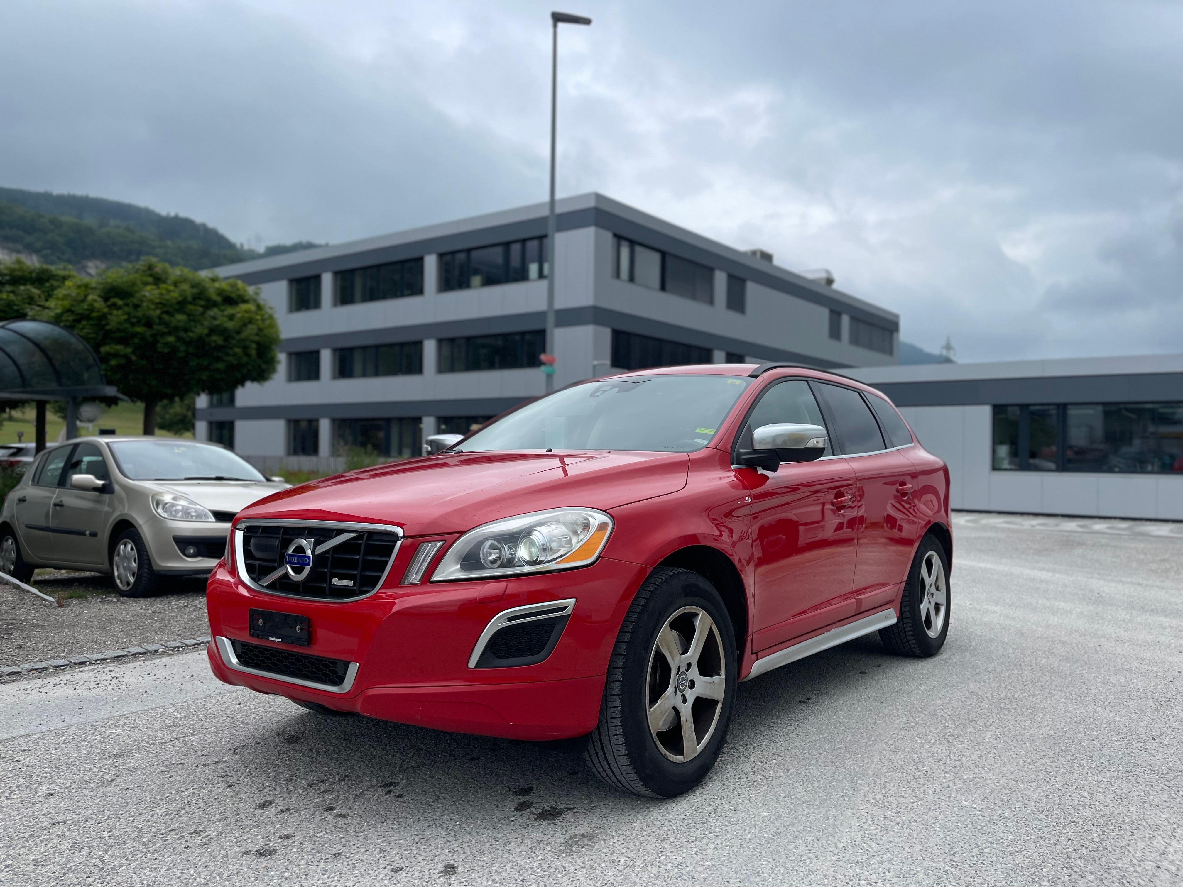 VOLVO XC60 DRIVe R-Design