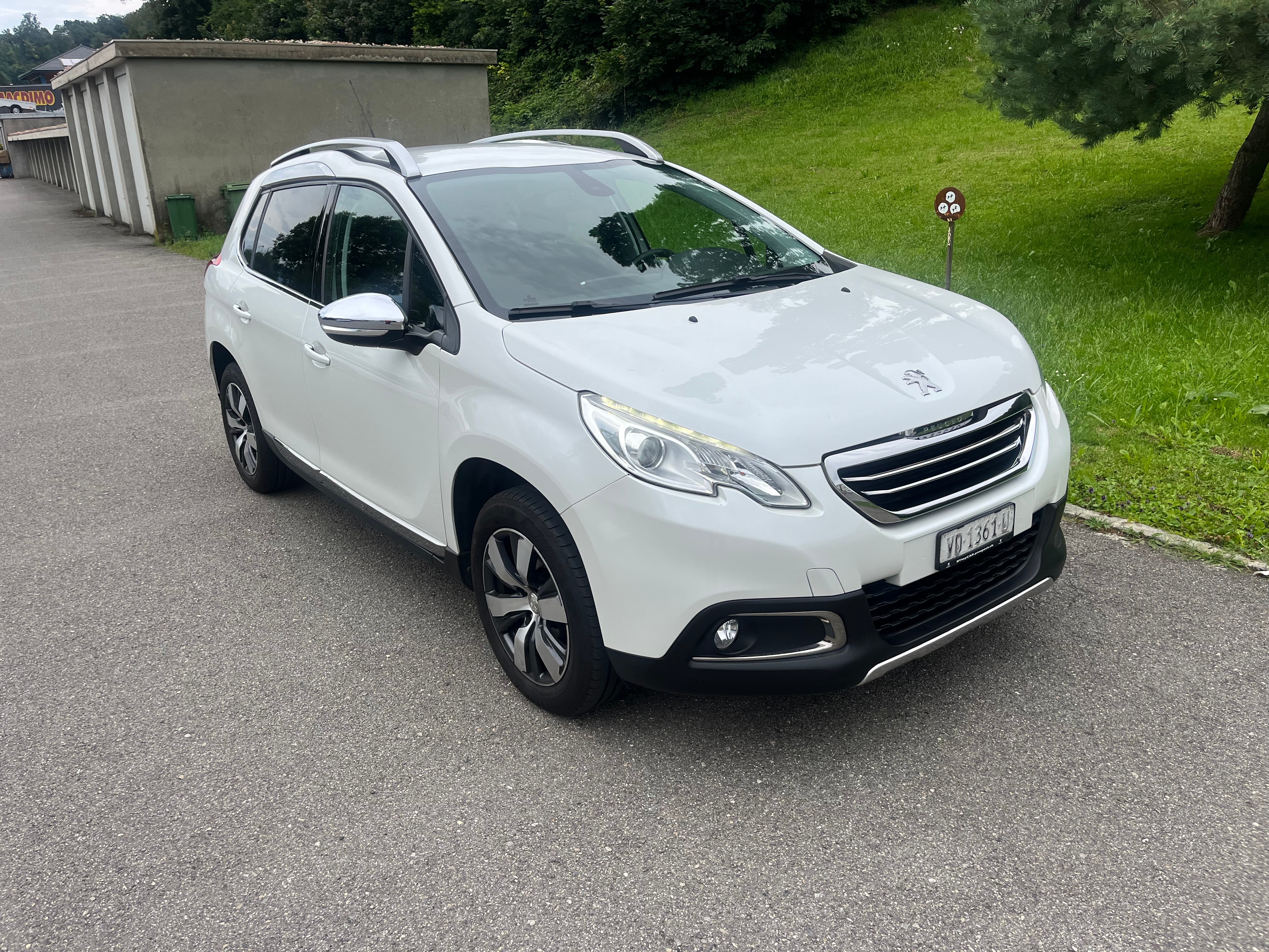 PEUGEOT 2008 1.2 PureTech Active EAT6