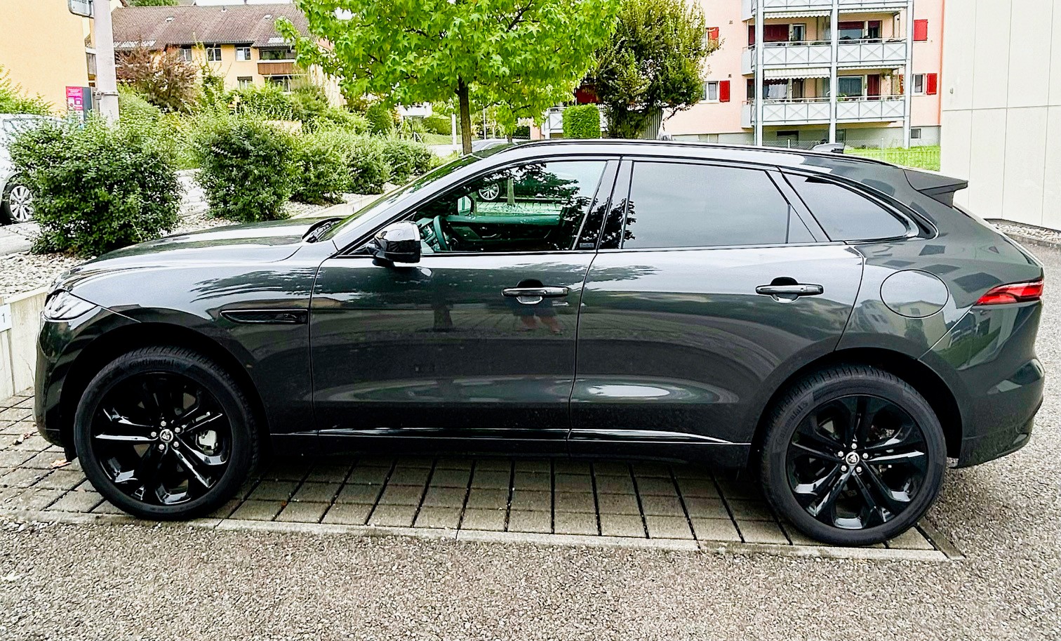 JAGUAR 2.0 P400e PHEV R-Dynamic SE AWD