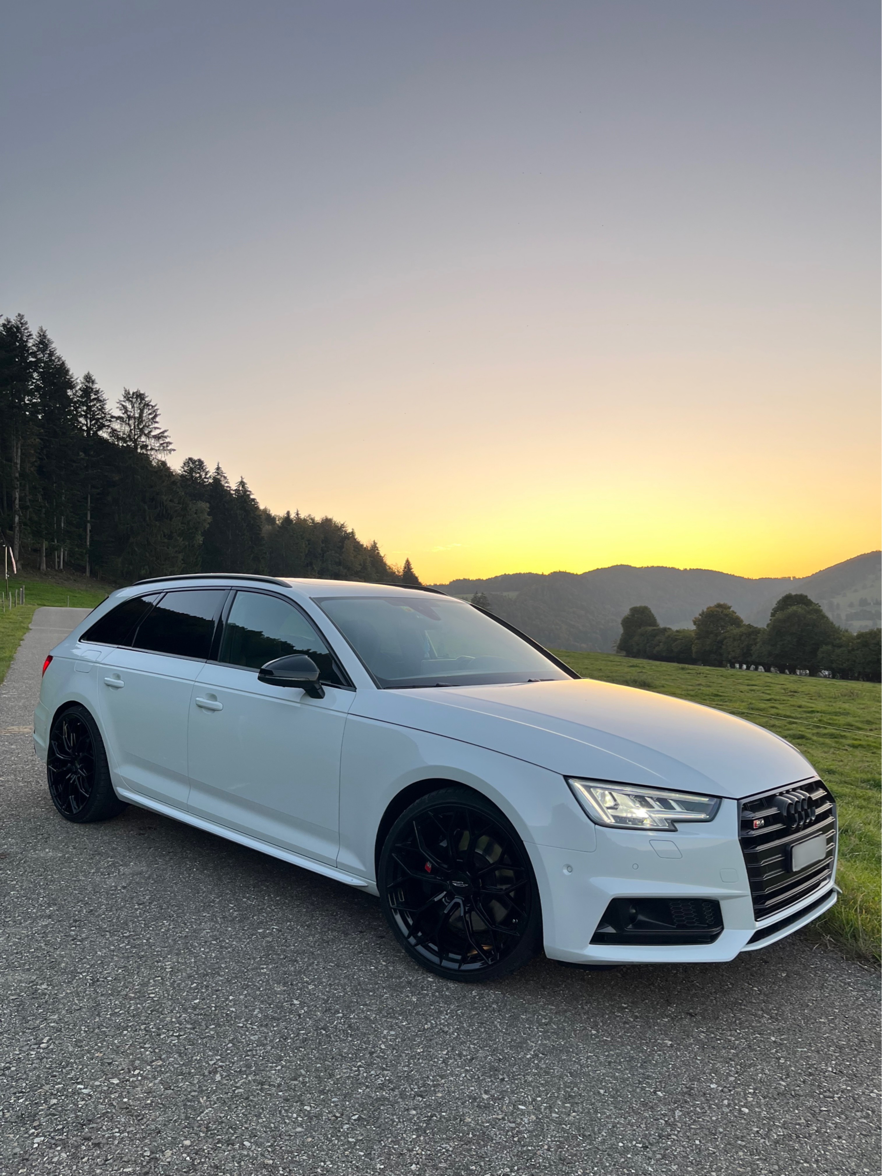 AUDI S4 Avant 3.0 TFSI quattro tiptronic