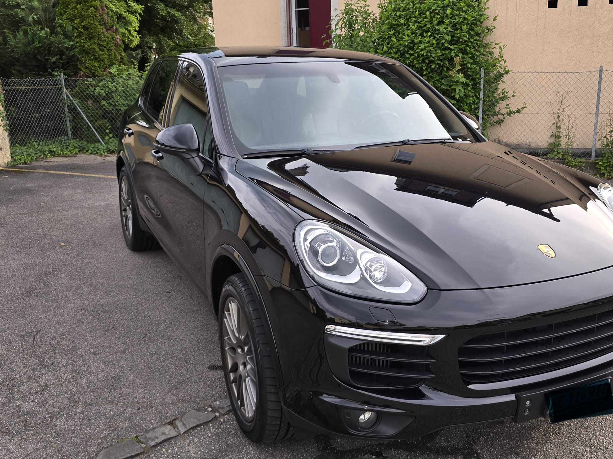 PORSCHE Cayenne Diesel Platinum Edition