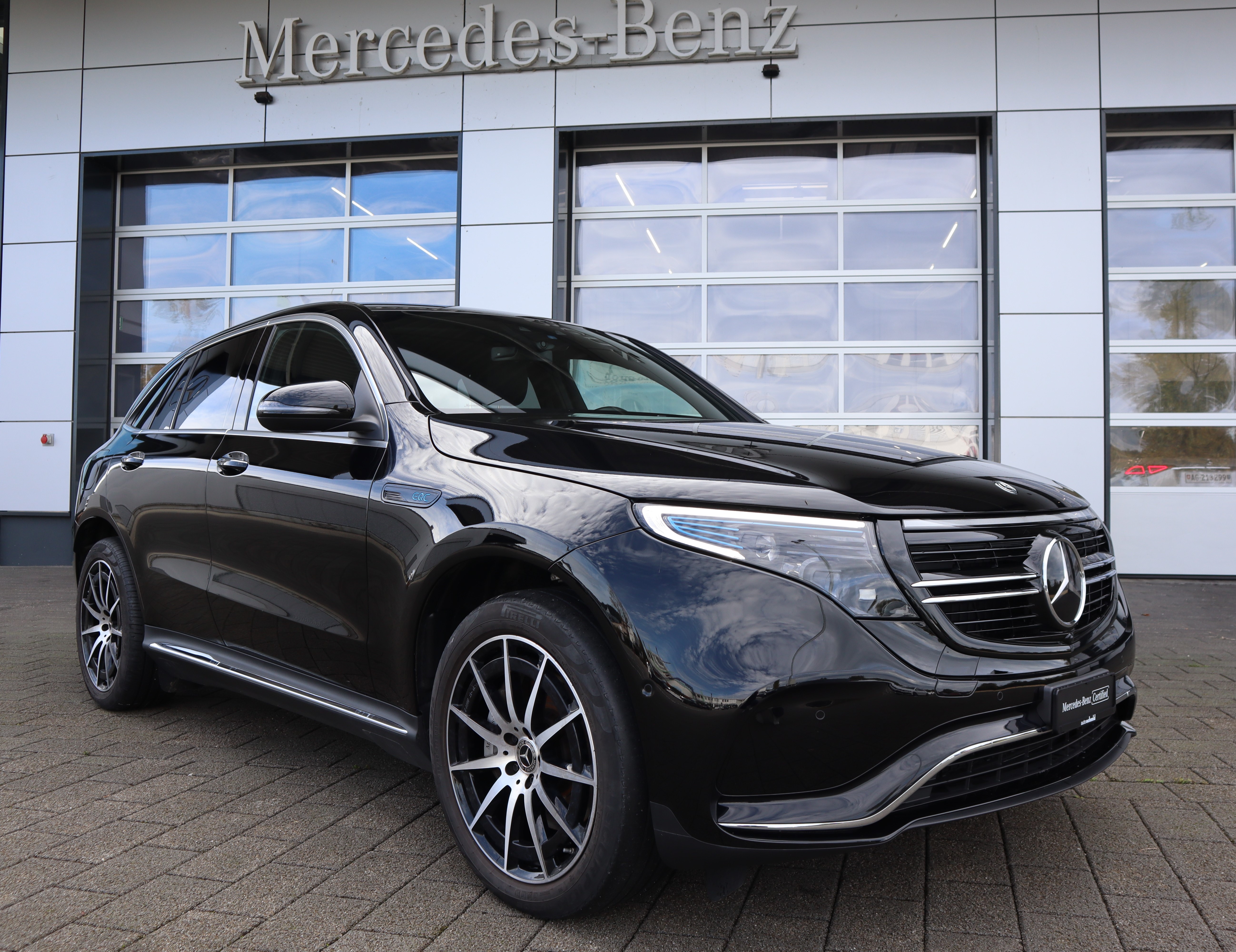 MERCEDES-BENZ EQC 400 AMG Line 4Matic