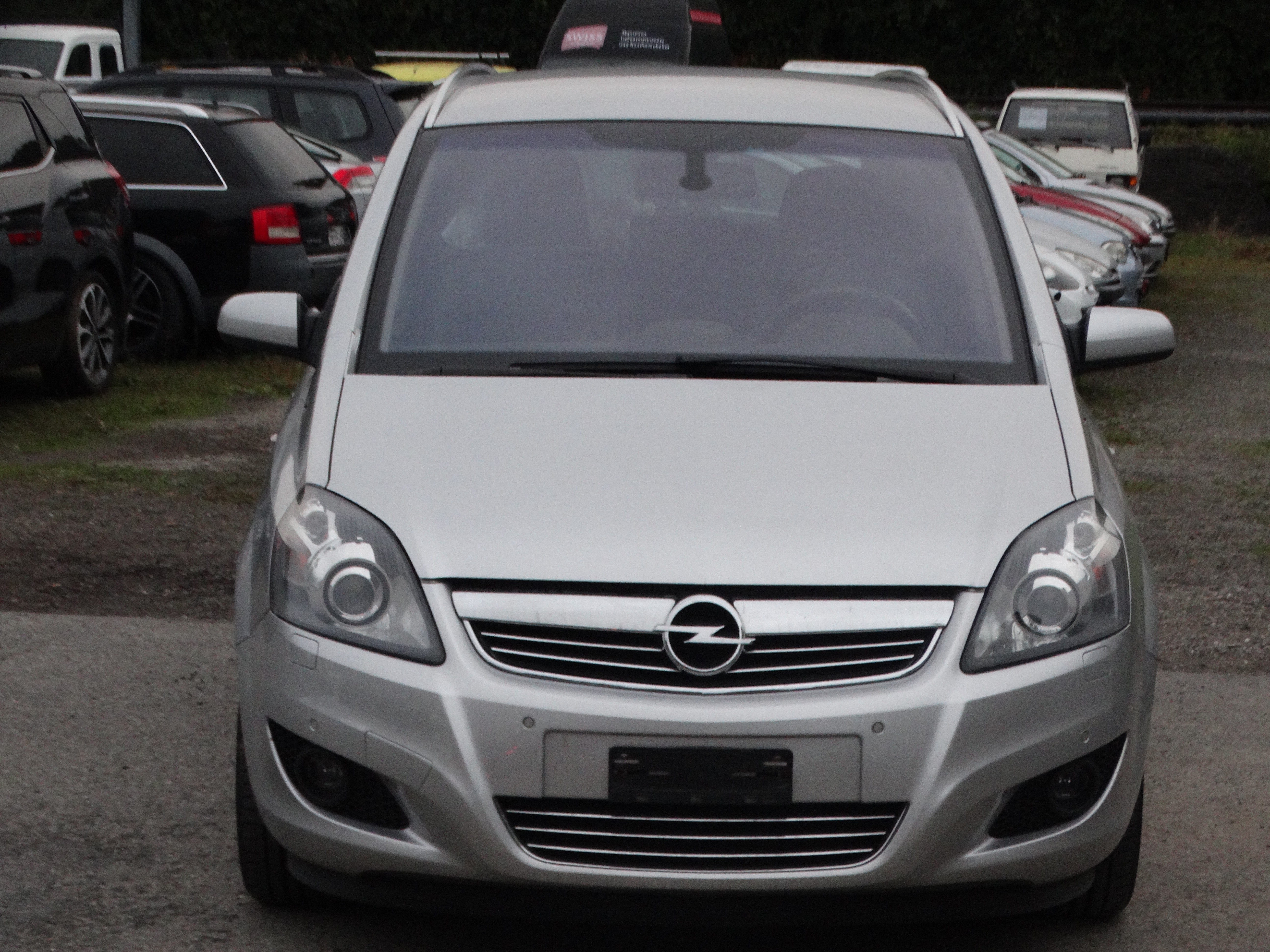 OPEL Zafira 2.2i 16V Cosmo Automatic