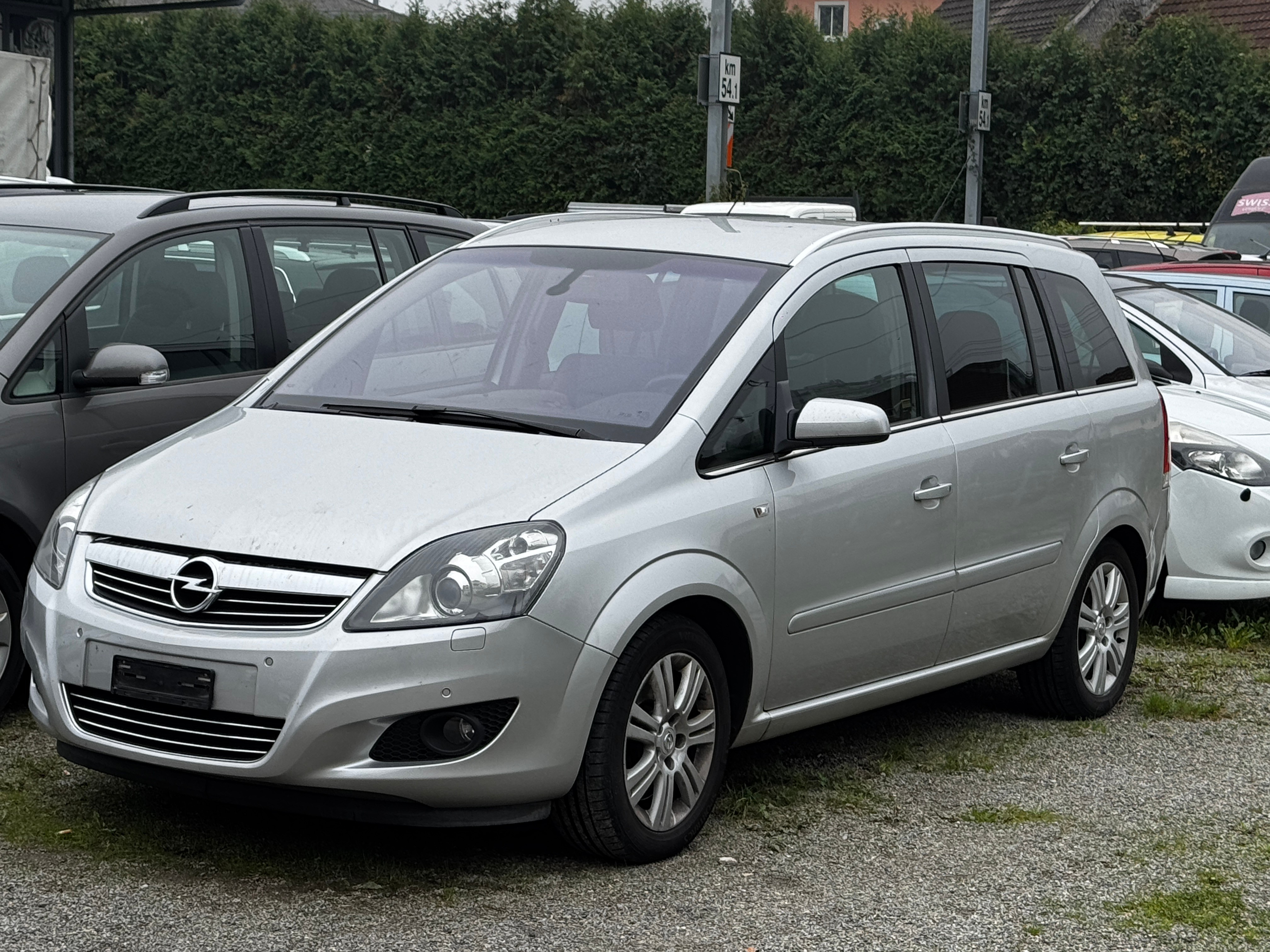 OPEL Zafira 2.2i 16V Cosmo Automatic