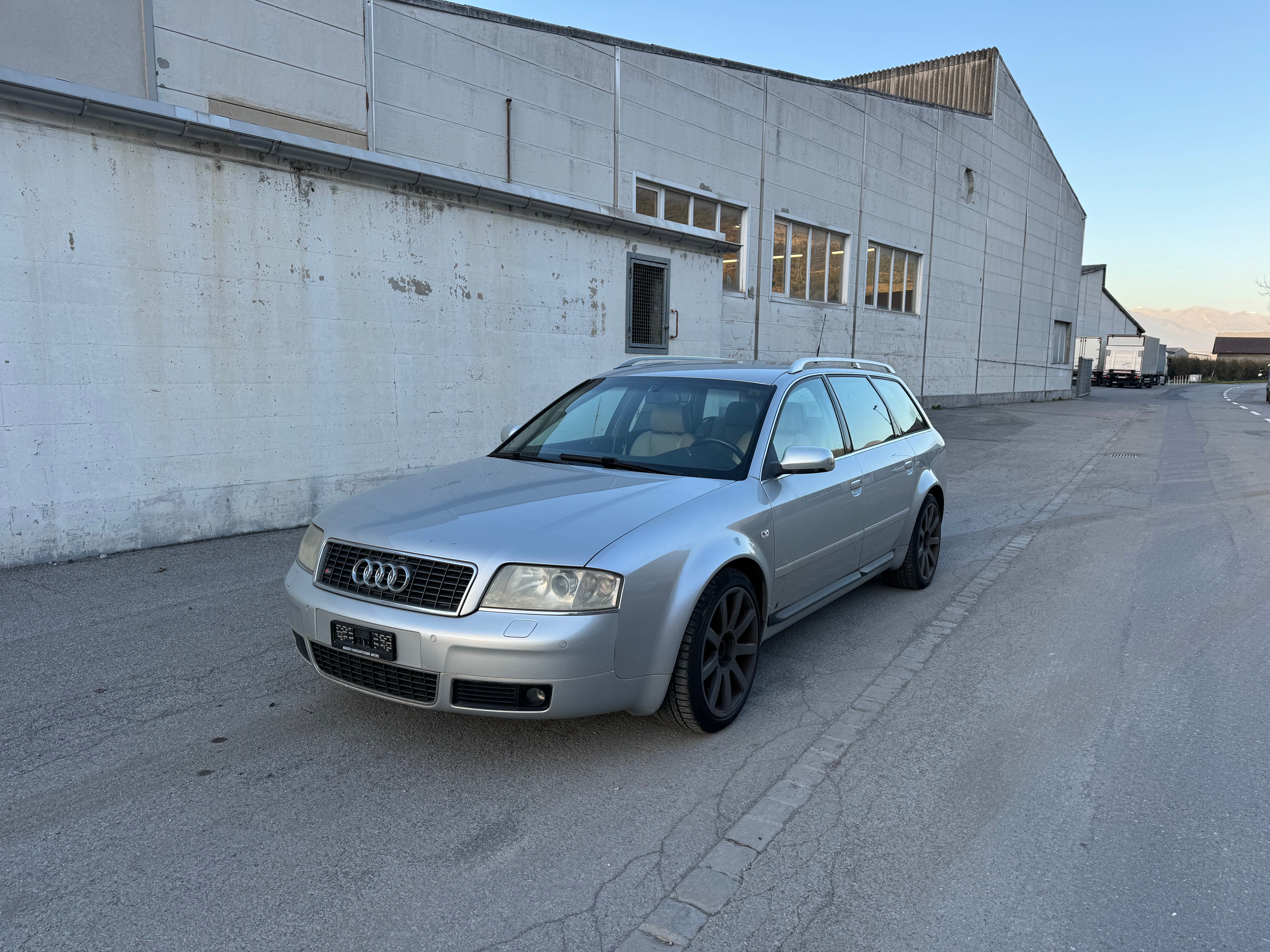 AUDI S6 Avant quattro tiptronic