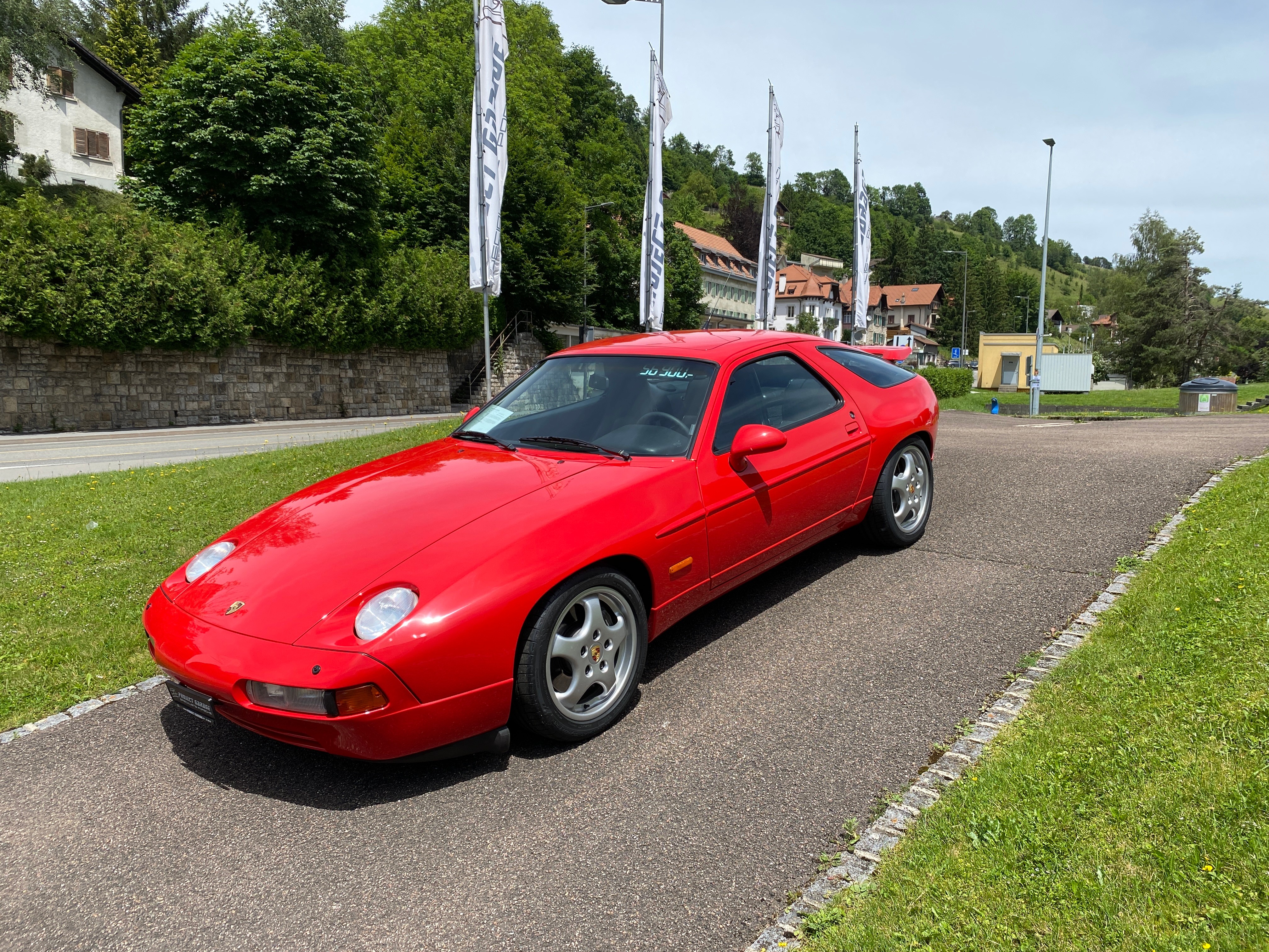 PORSCHE 928 GTS