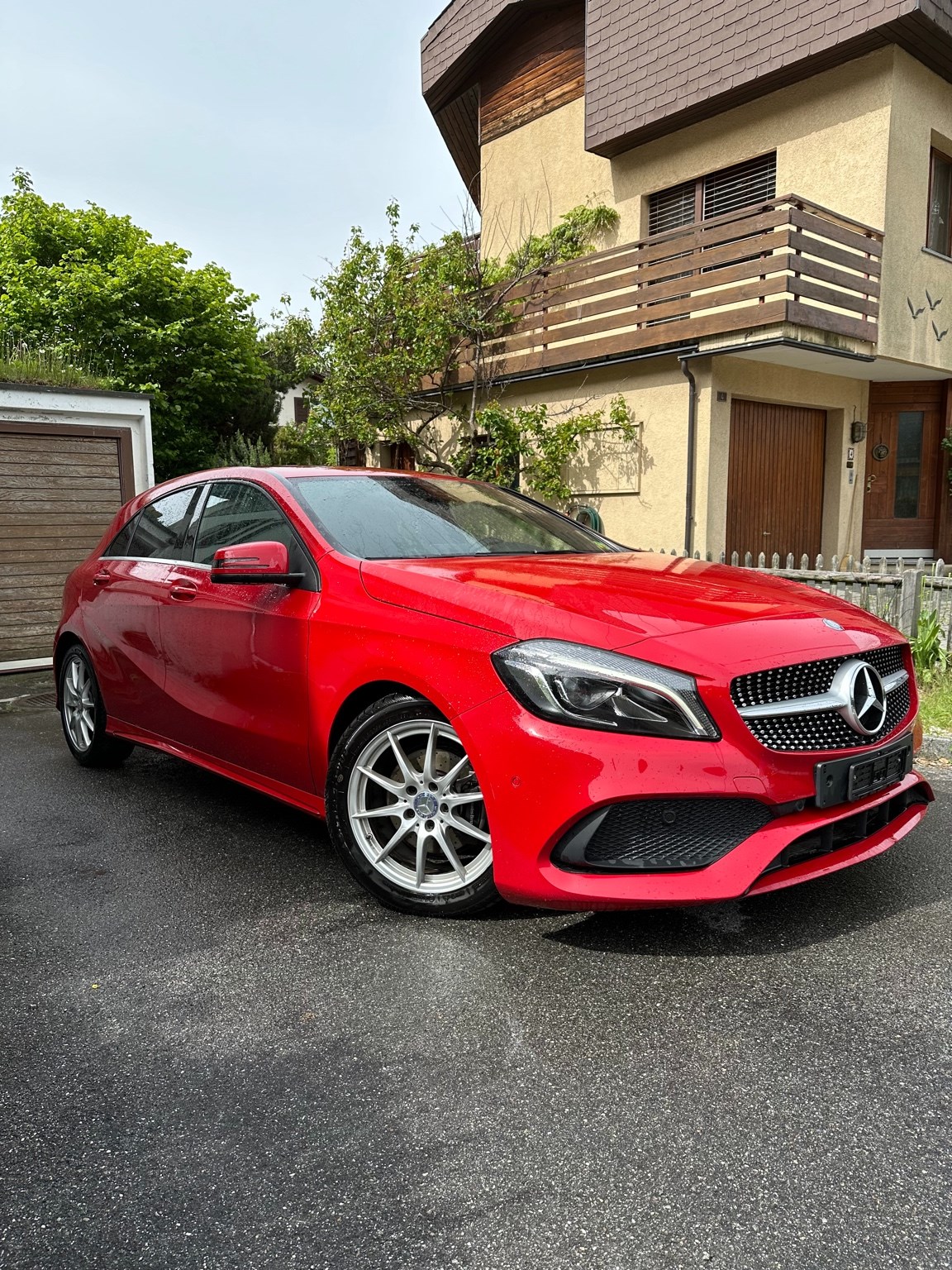 MERCEDES-BENZ A 180 AMG Line