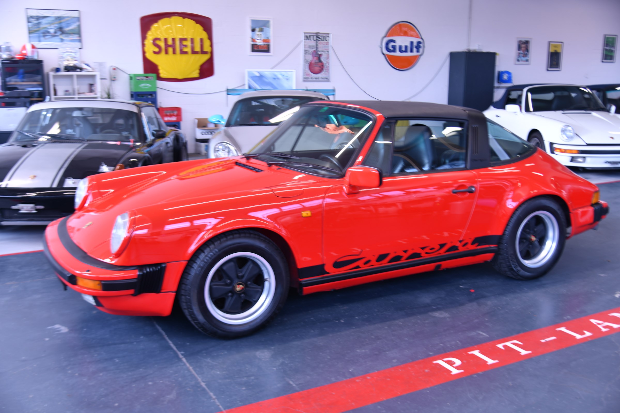 PORSCHE 911 Carrera Targa