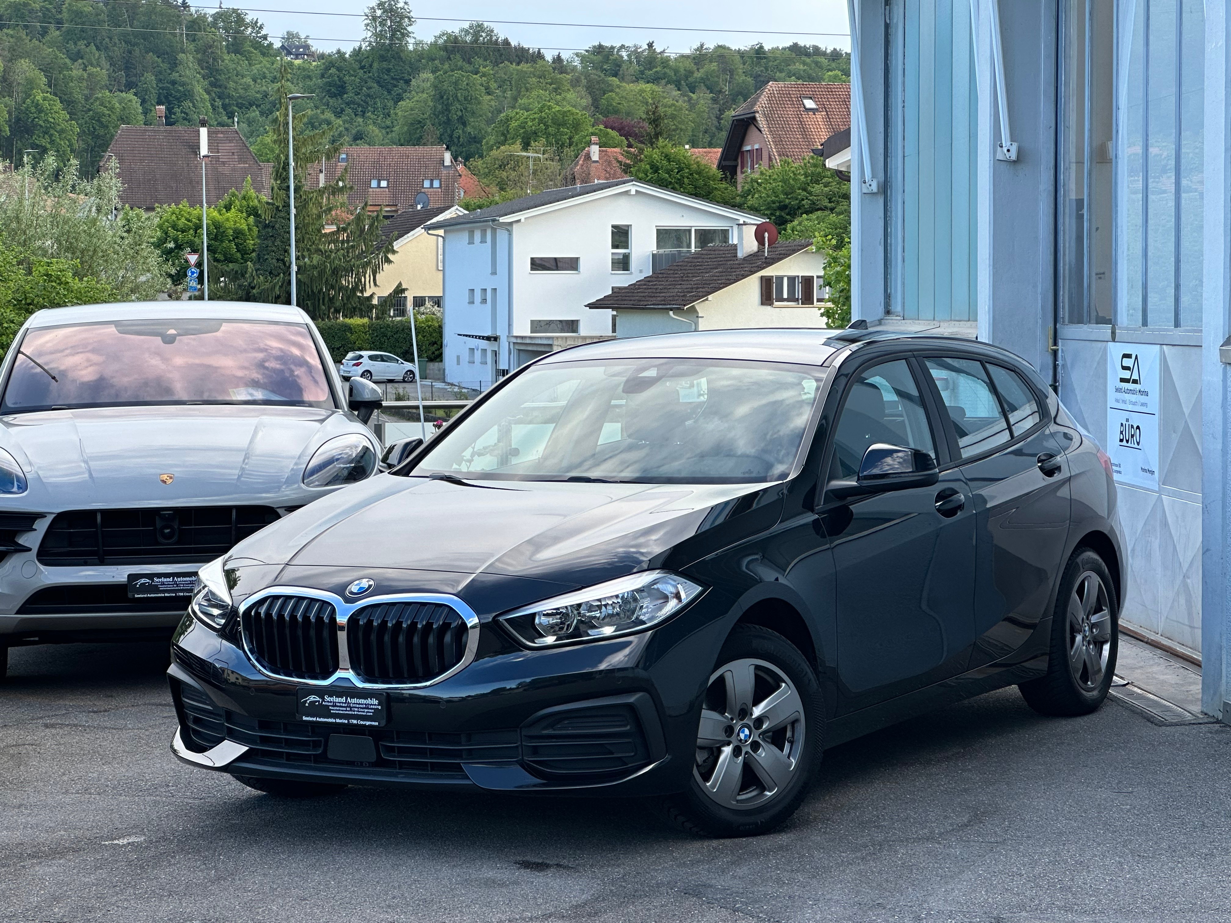 BMW 118i Essential Edition Steptronic