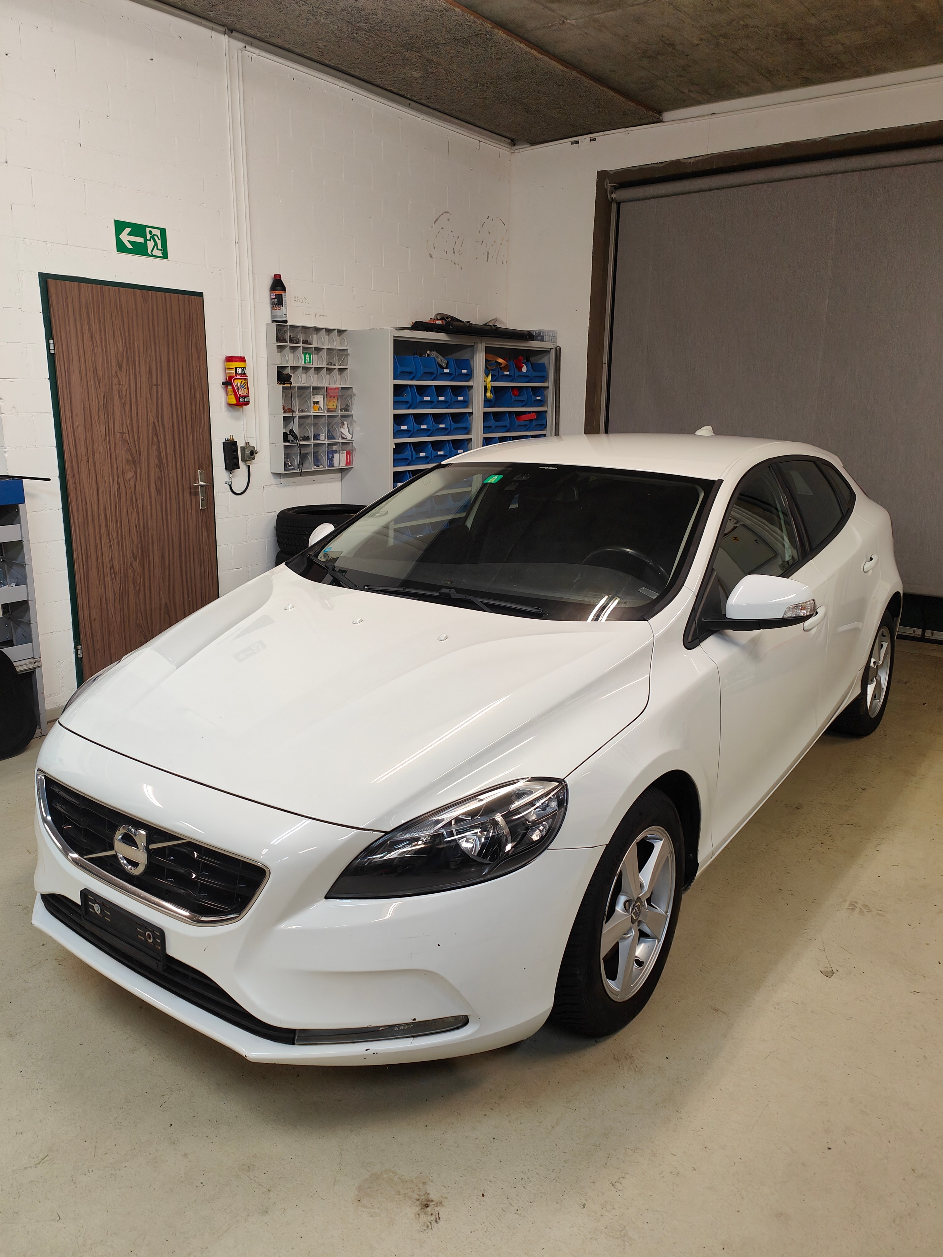 VOLVO V40 T3 Kinetic