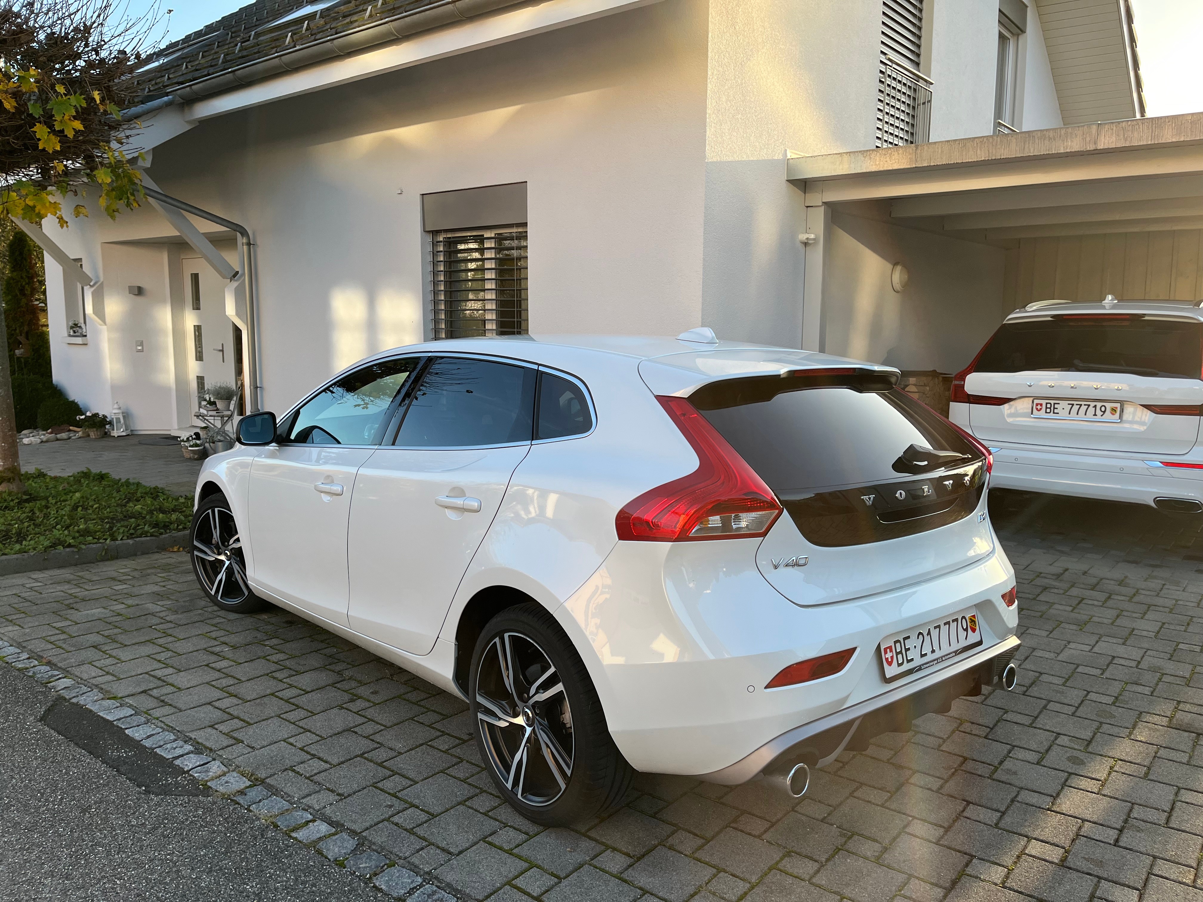 VOLVO V40 D2 Momentum R-Design Geartronic