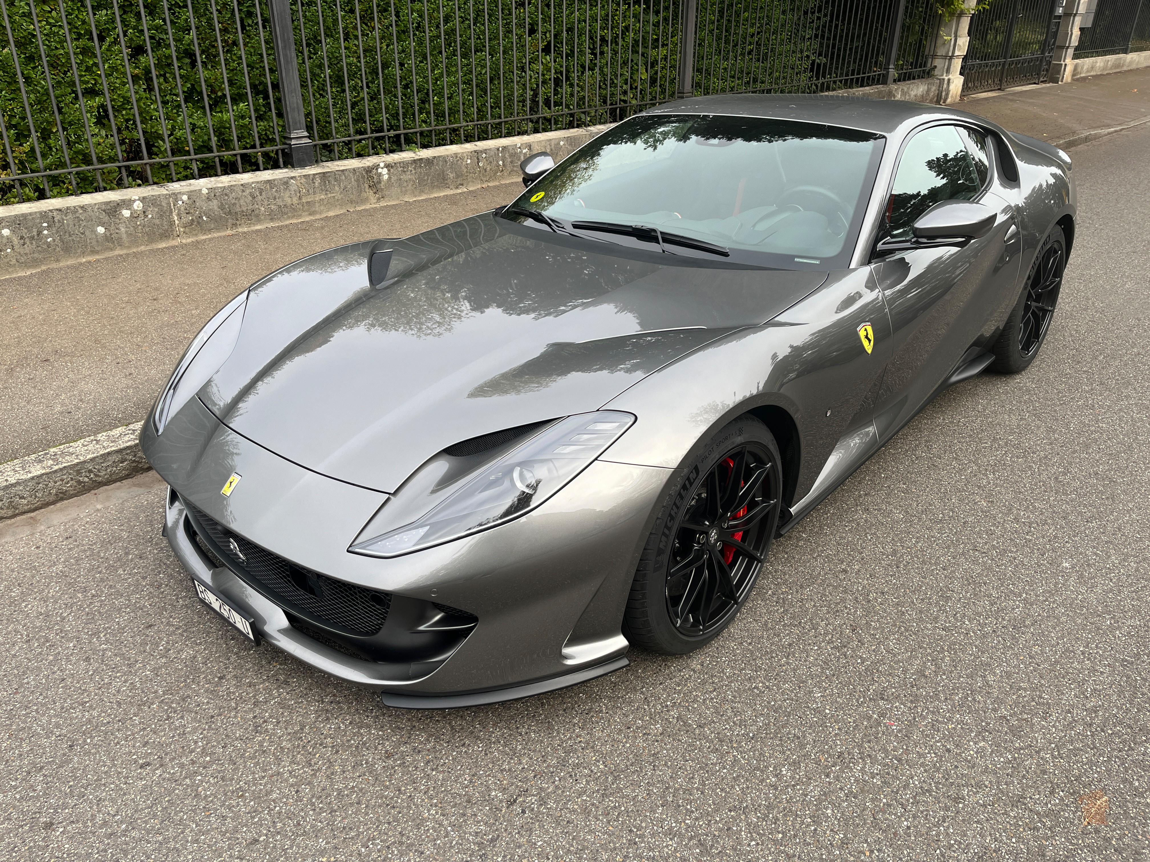 FERRARI 812 Superfast