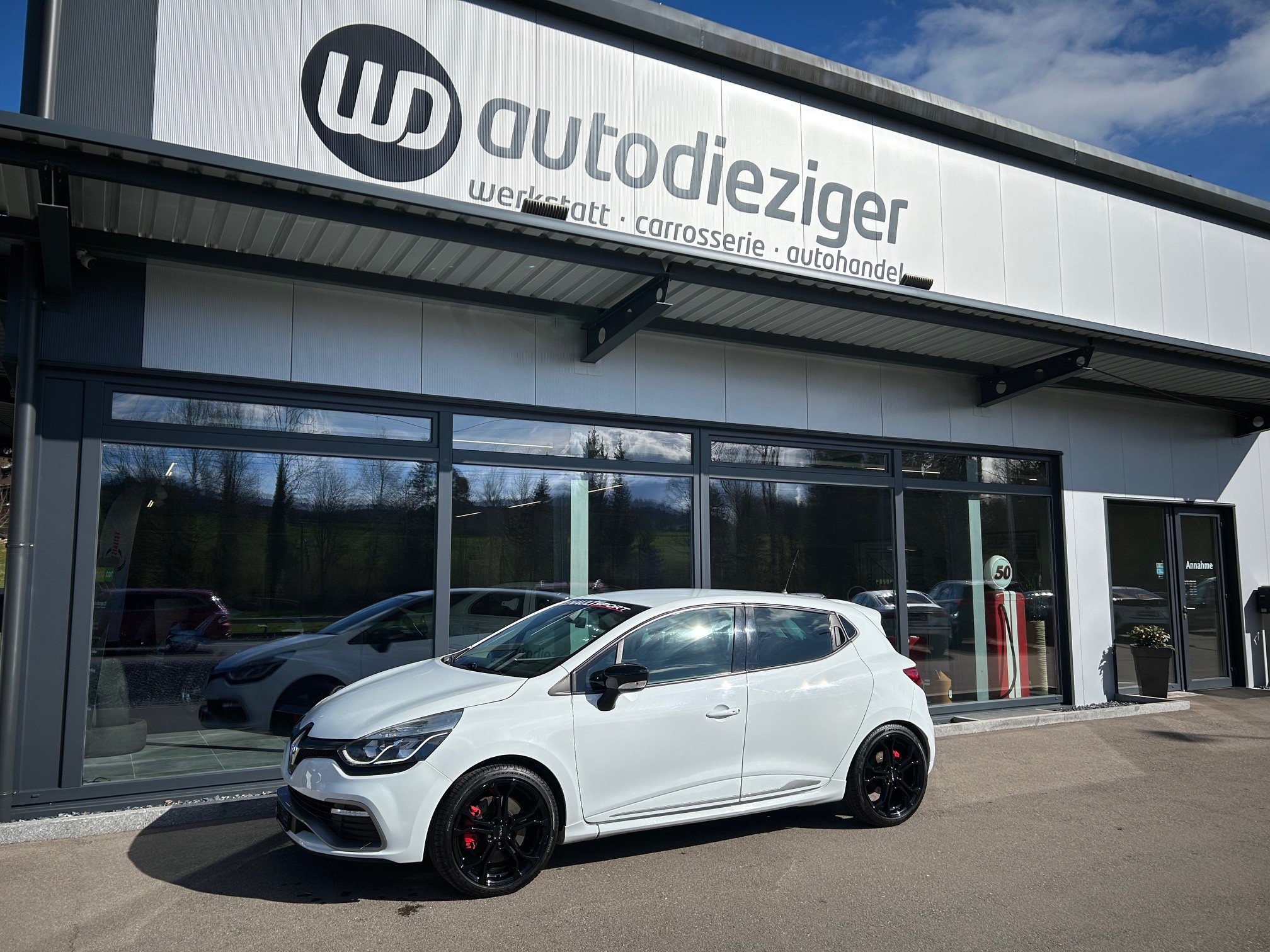 RENAULT Clio 1.6 T RS 200 EDC