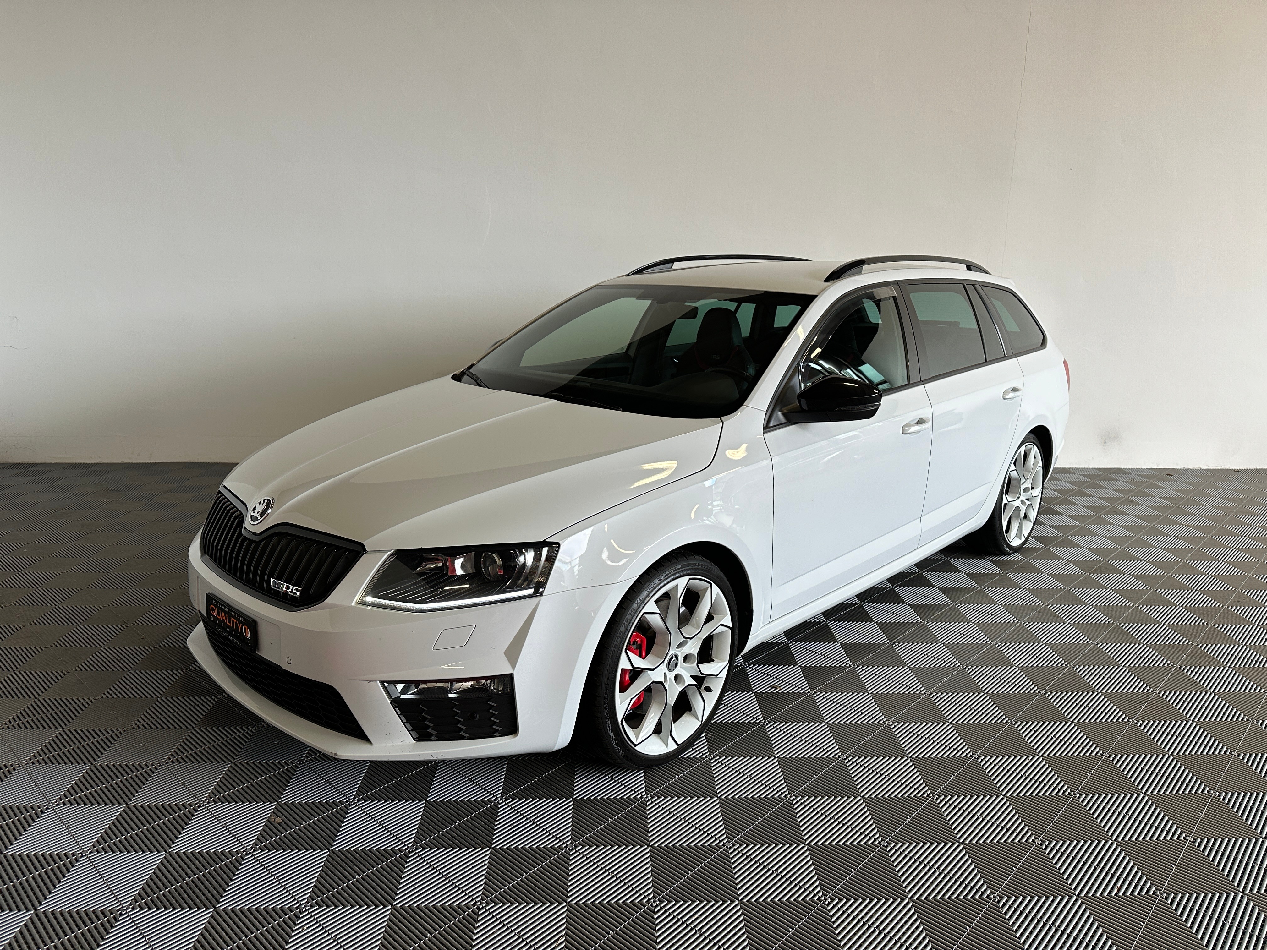 SKODA Octavia Combi 2.0 TSI RS 230