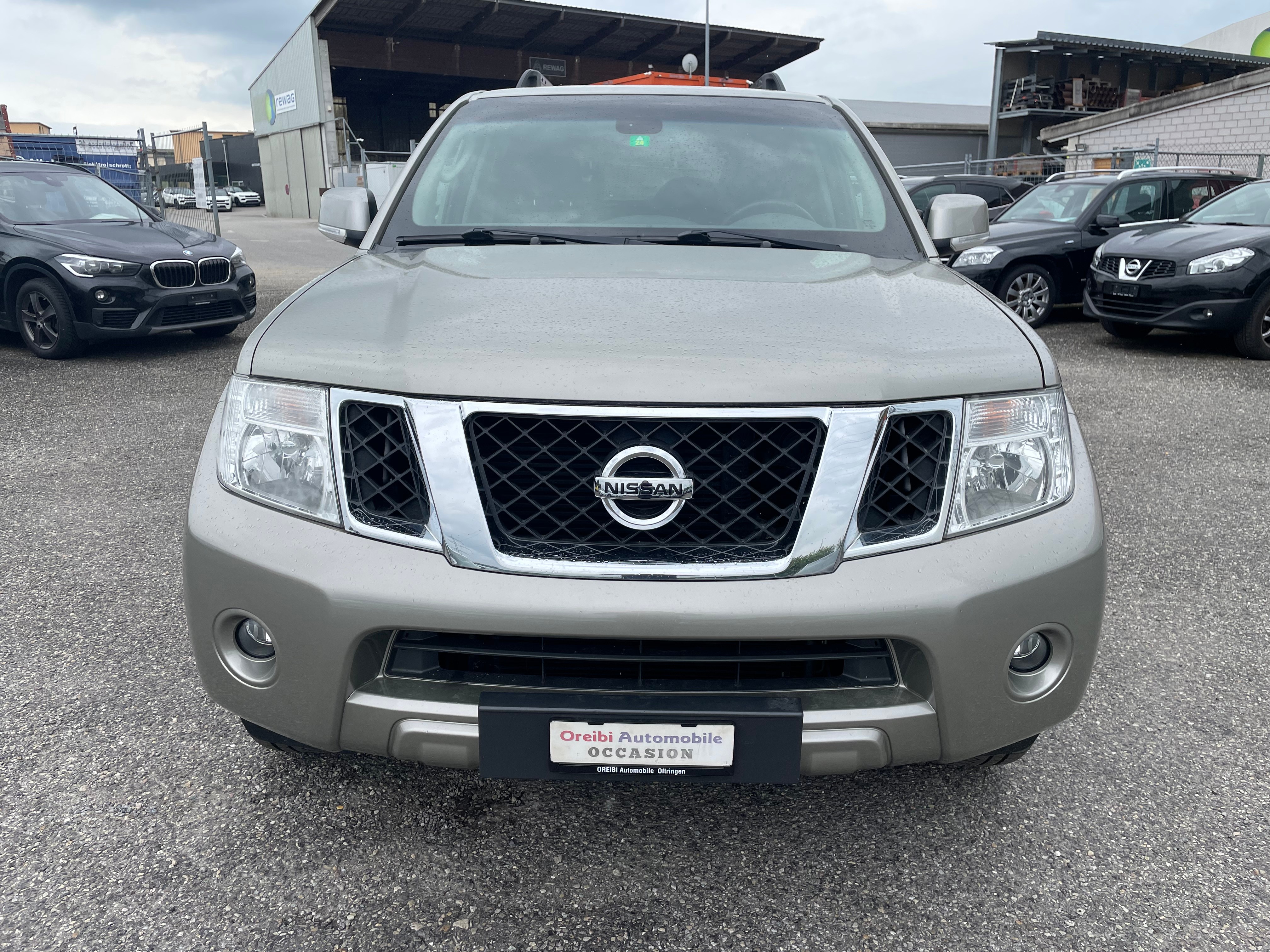 NISSAN Pathfinder 2.5 dCi SE Automatic