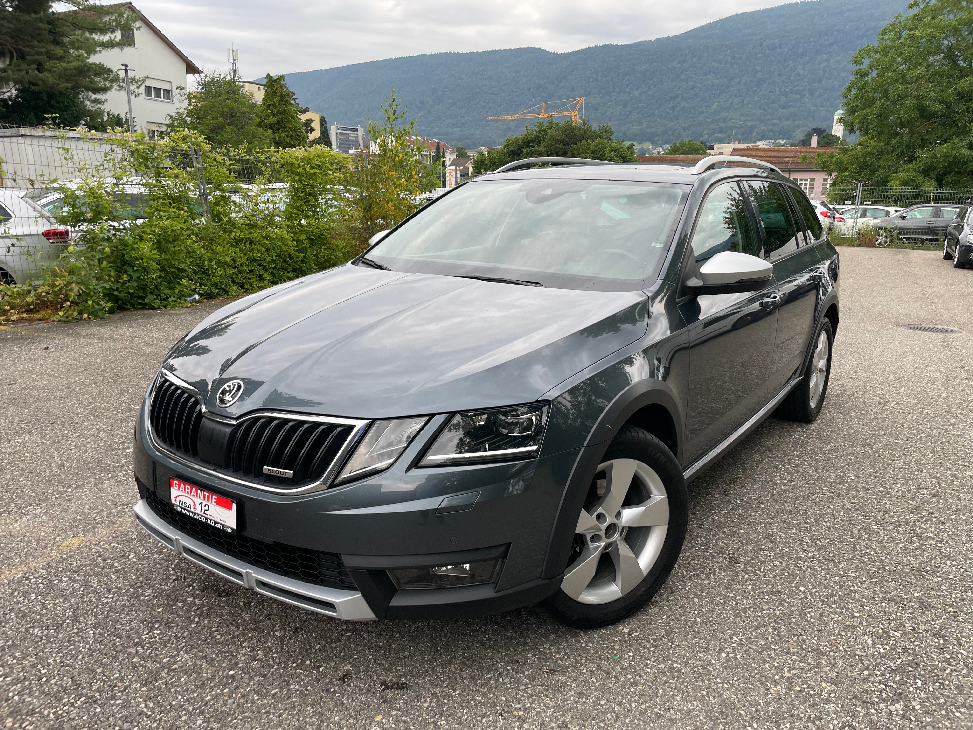 SKODA Octavia Combi 2.0 TDI Scout 4x4 DSG * Leder * Xenon * G.Navi * Klima-auto * Tempomat * PDC- Rückfahrkamera *