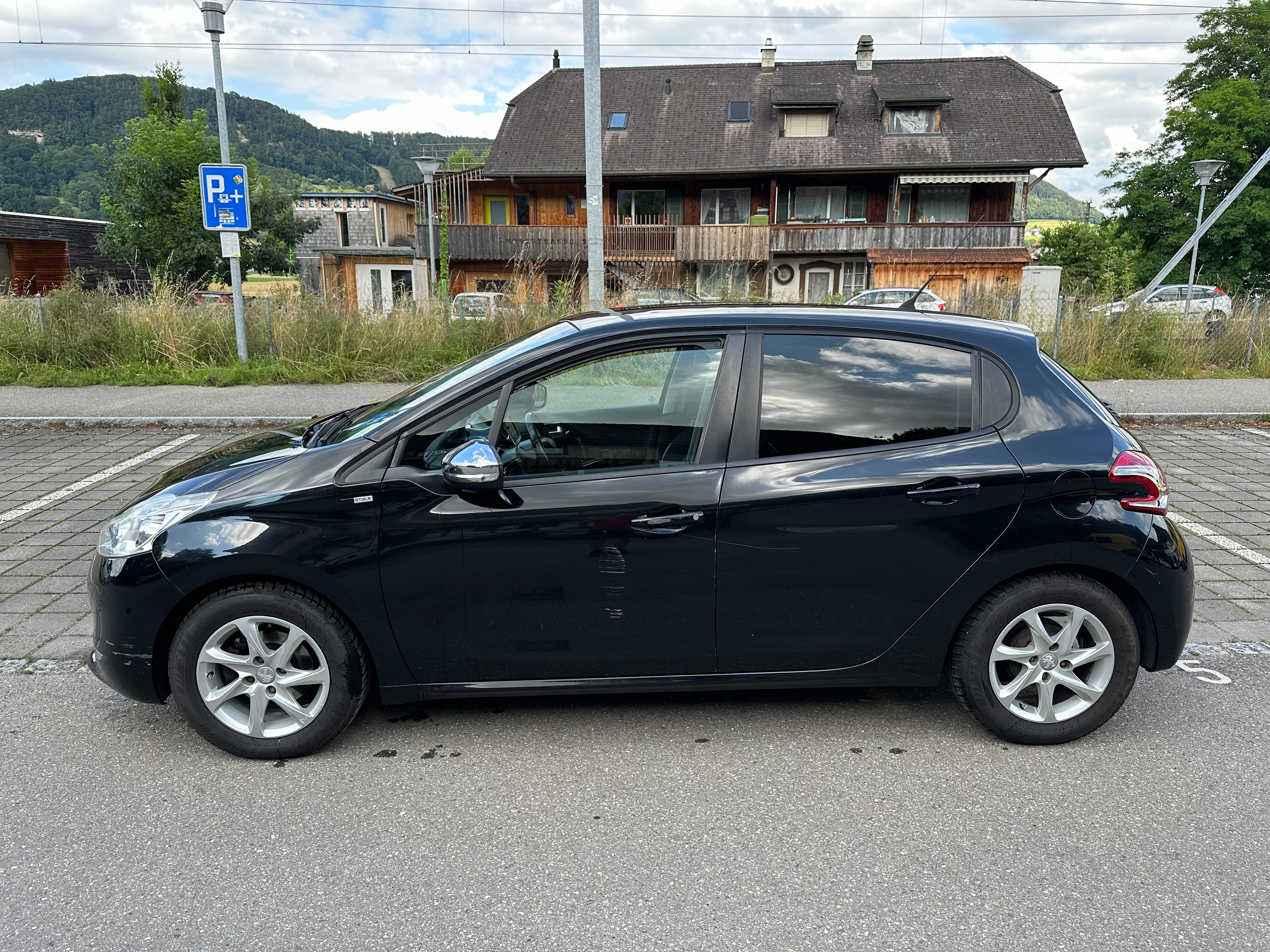 PEUGEOT 208 1.2 VTI Style