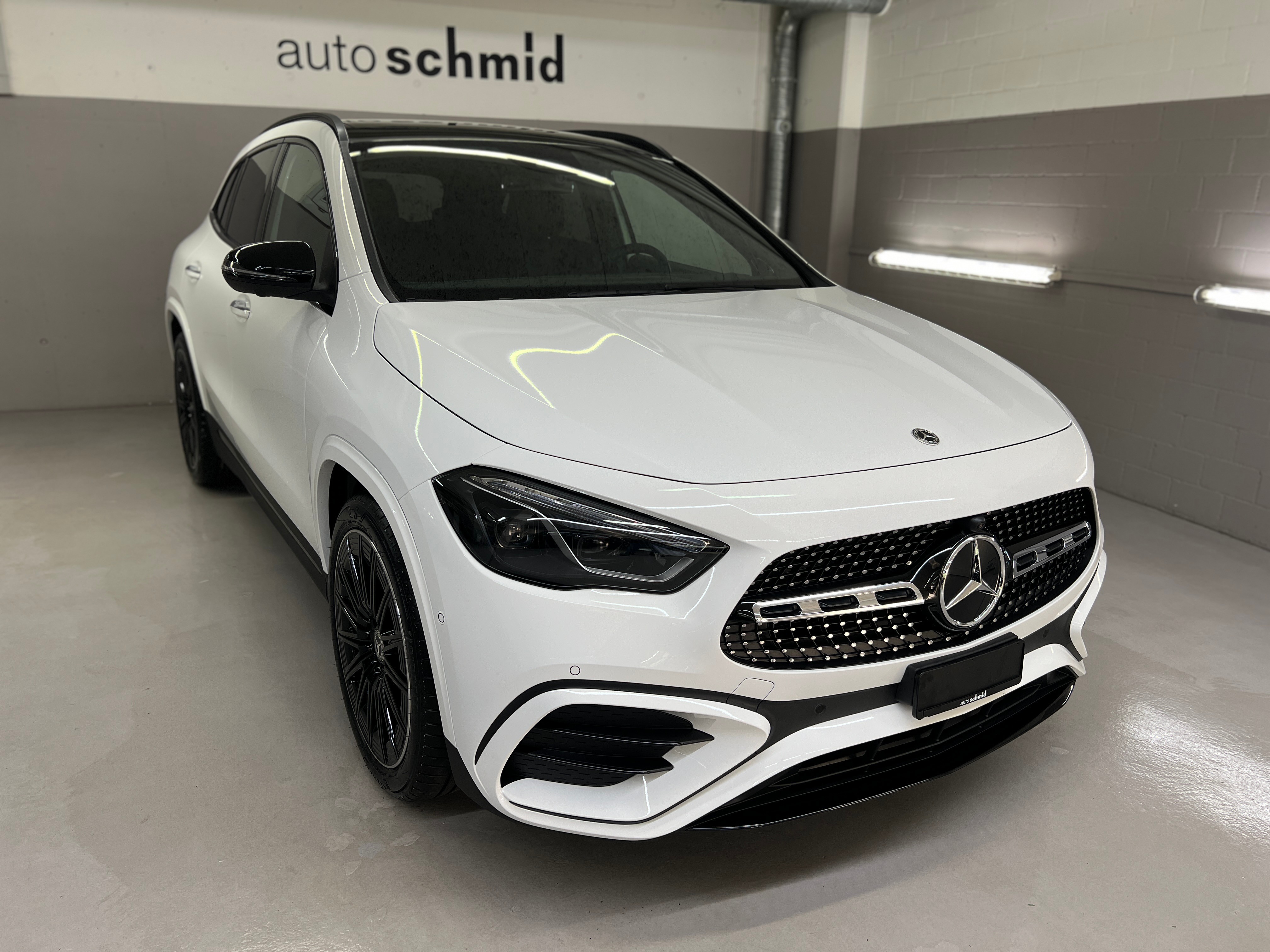 MERCEDES-BENZ GLA 250 4MATIC Swiss Star