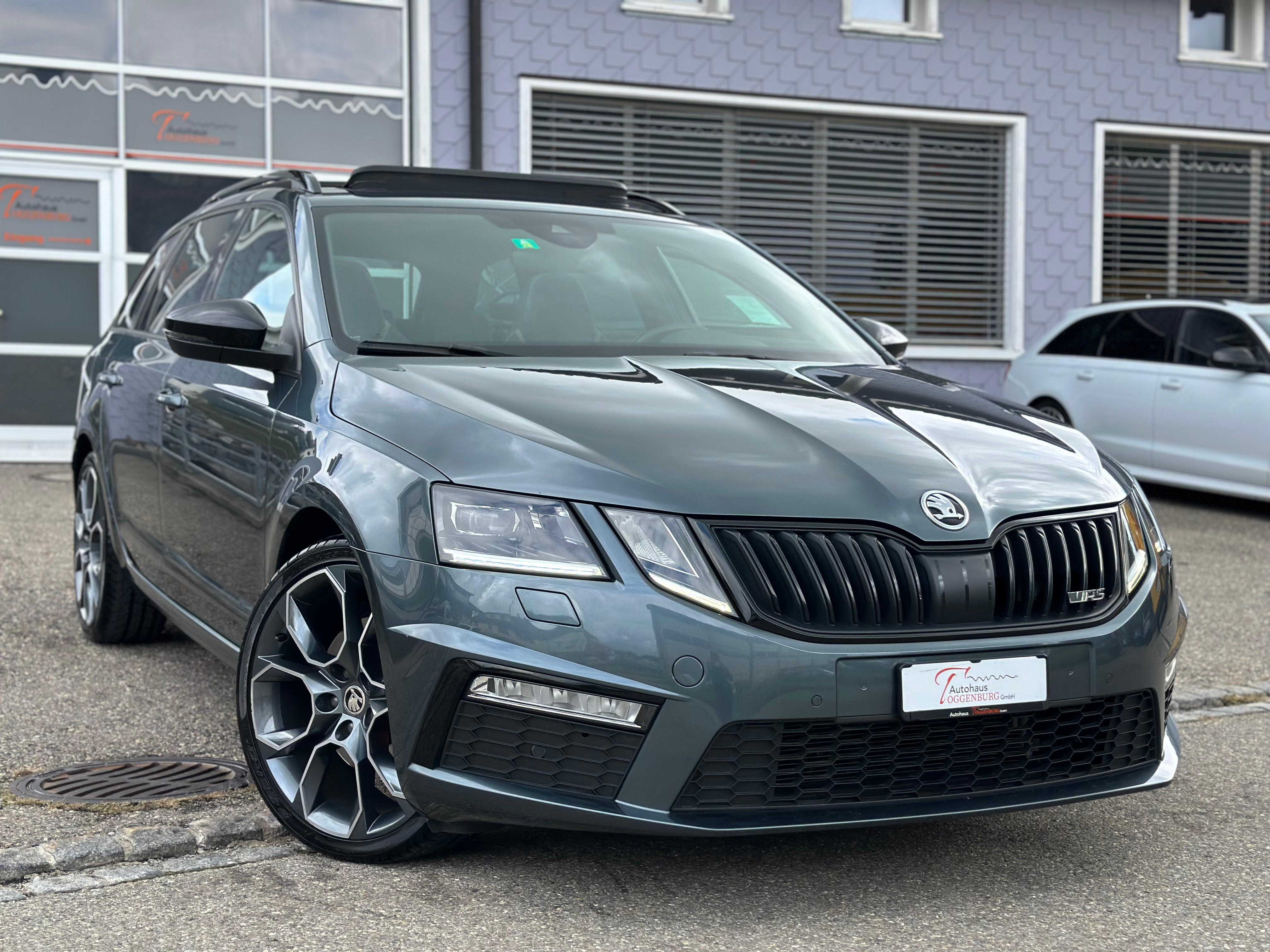 SKODA Octavia Combi 2.0 TDI RS 4x4 DSG *CH-Fahrzeug*