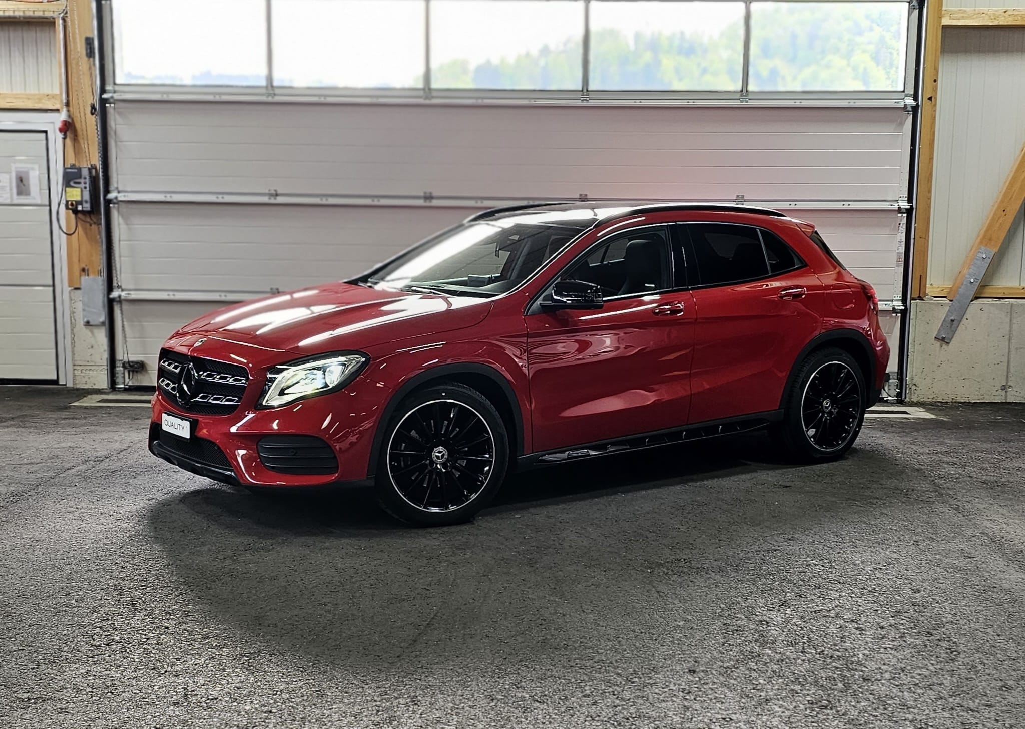 MERCEDES-BENZ GLA 220 AMG Line 4Matic 7G-DCT *CH Fahrzeug*