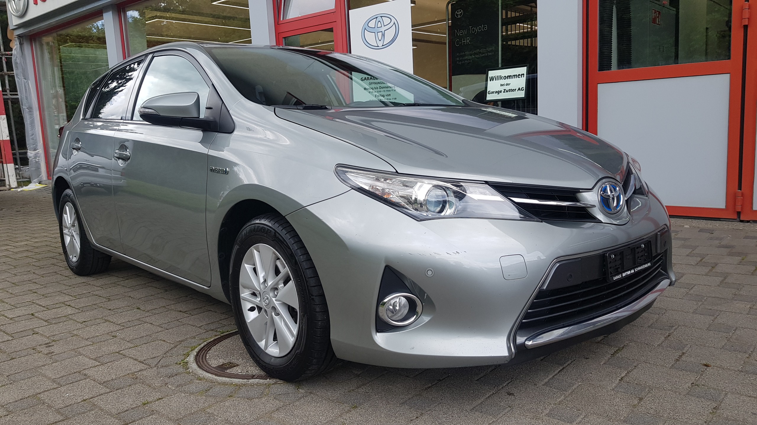 TOYOTA Auris 1.8 16V HSD Linea Luna