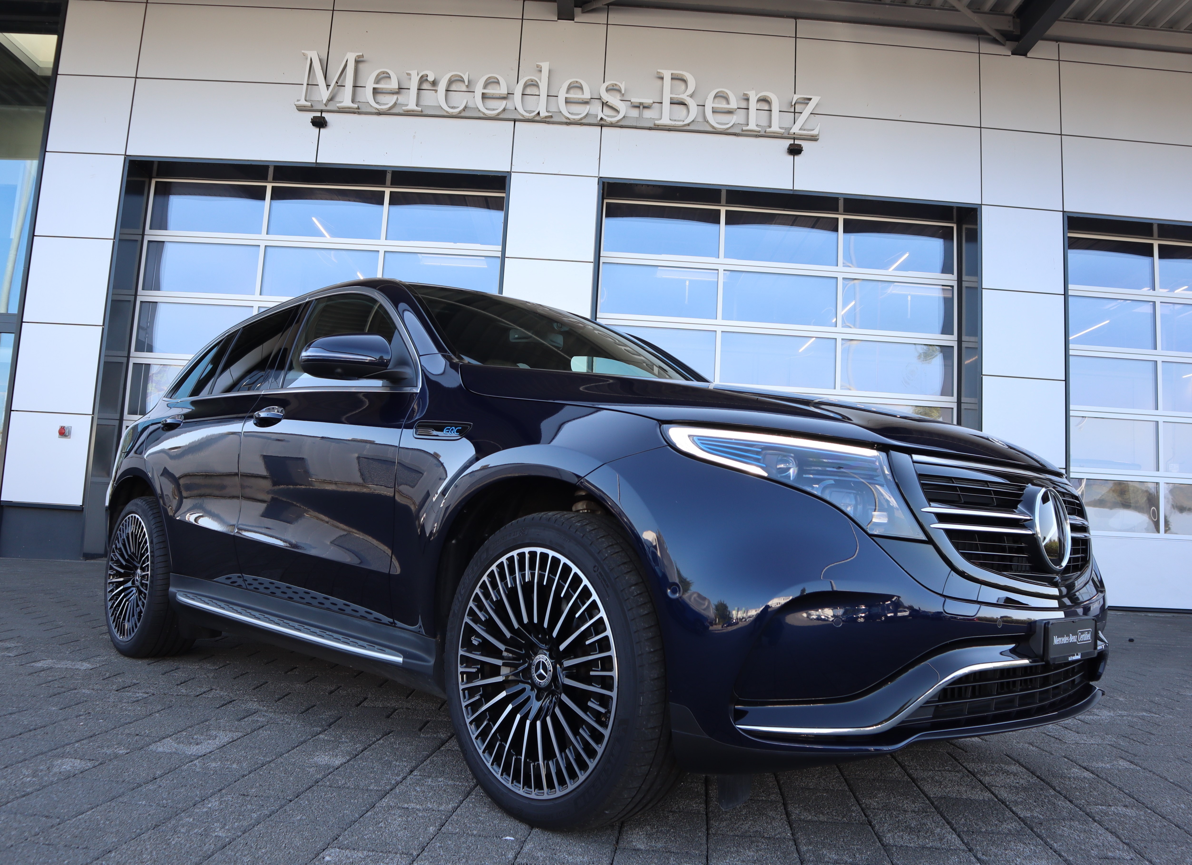 MERCEDES-BENZ EQC 400 AMG Line 4Matic