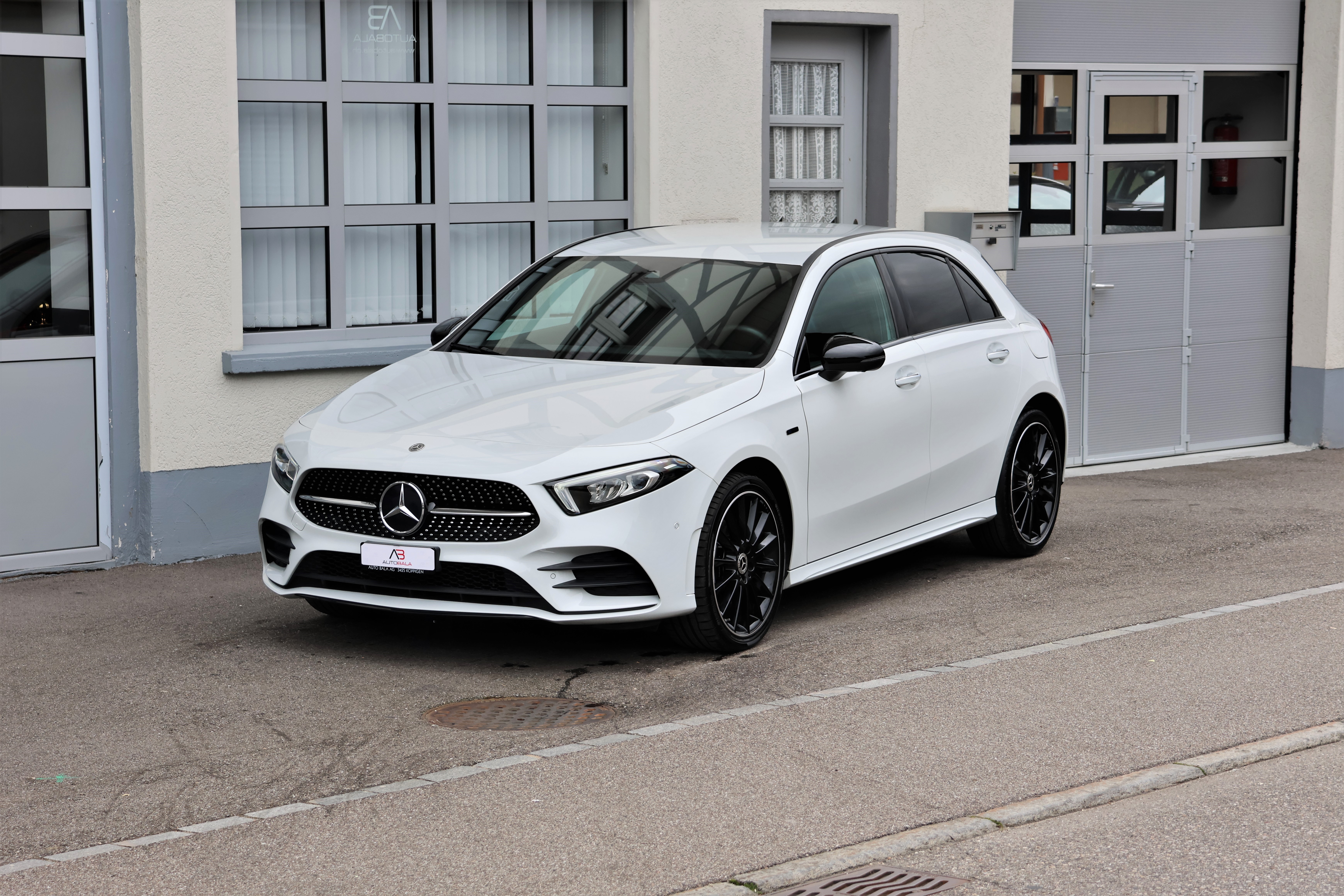 MERCEDES-BENZ A 250e AMG Line 8G-DCT (CH)