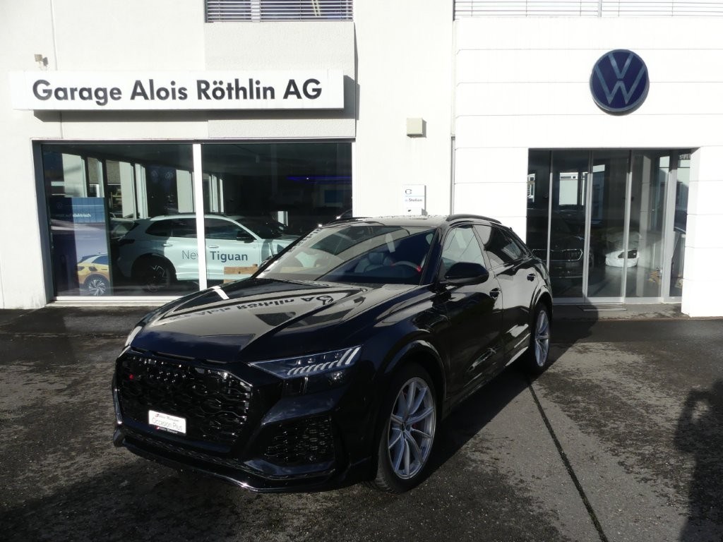 AUDI RSQ8 quattro tiptronic