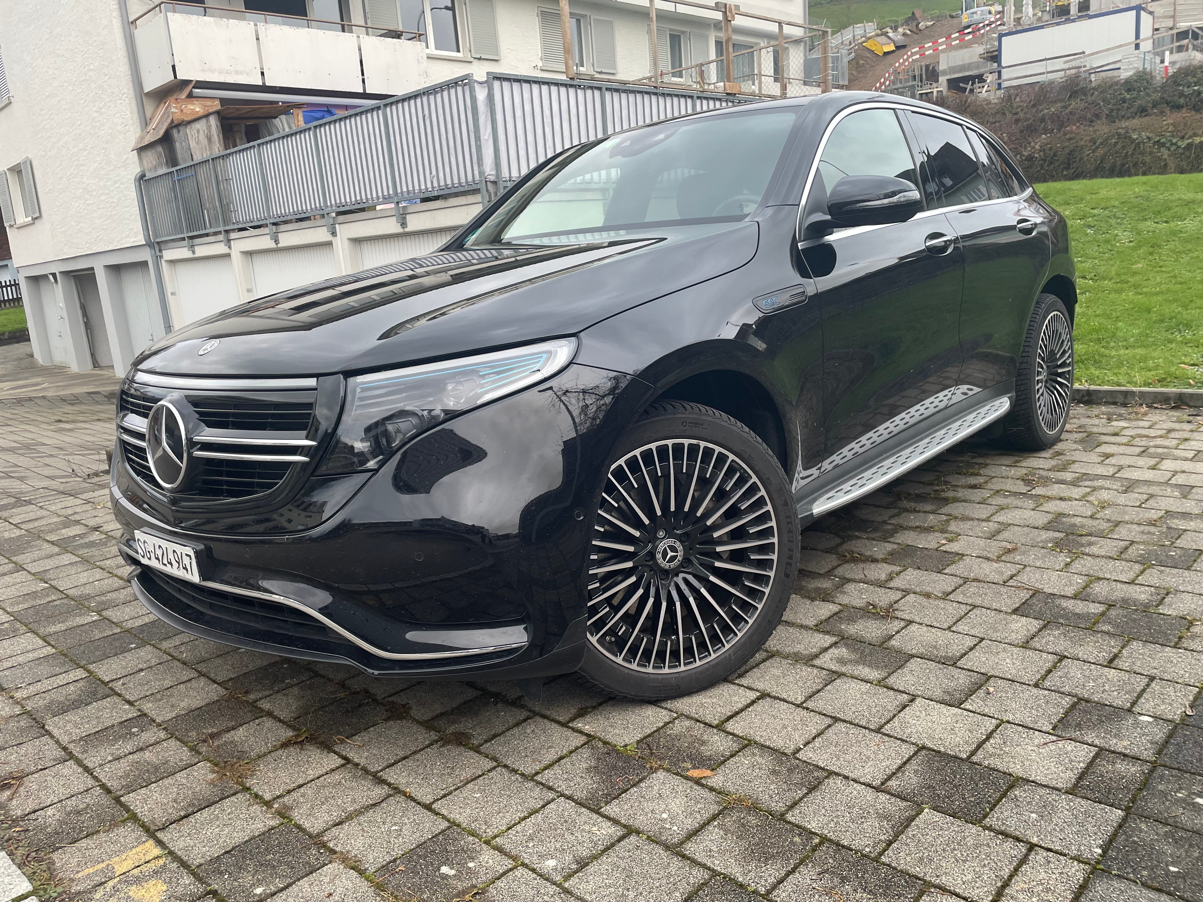 MERCEDES-BENZ EQC 400 AMG Line 4Matic