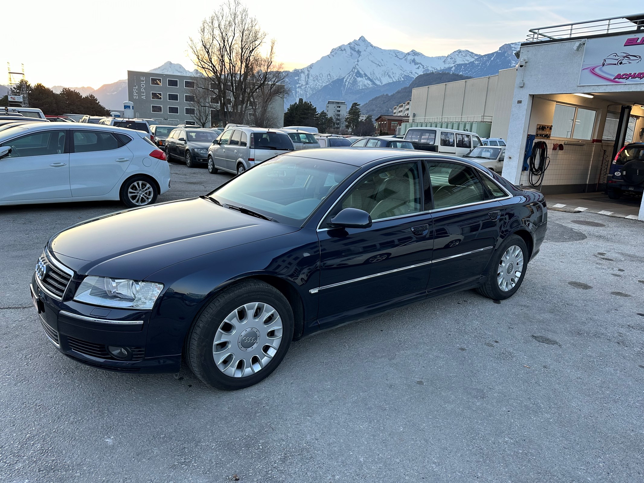 AUDI A8 3.7 quattro tiptronic