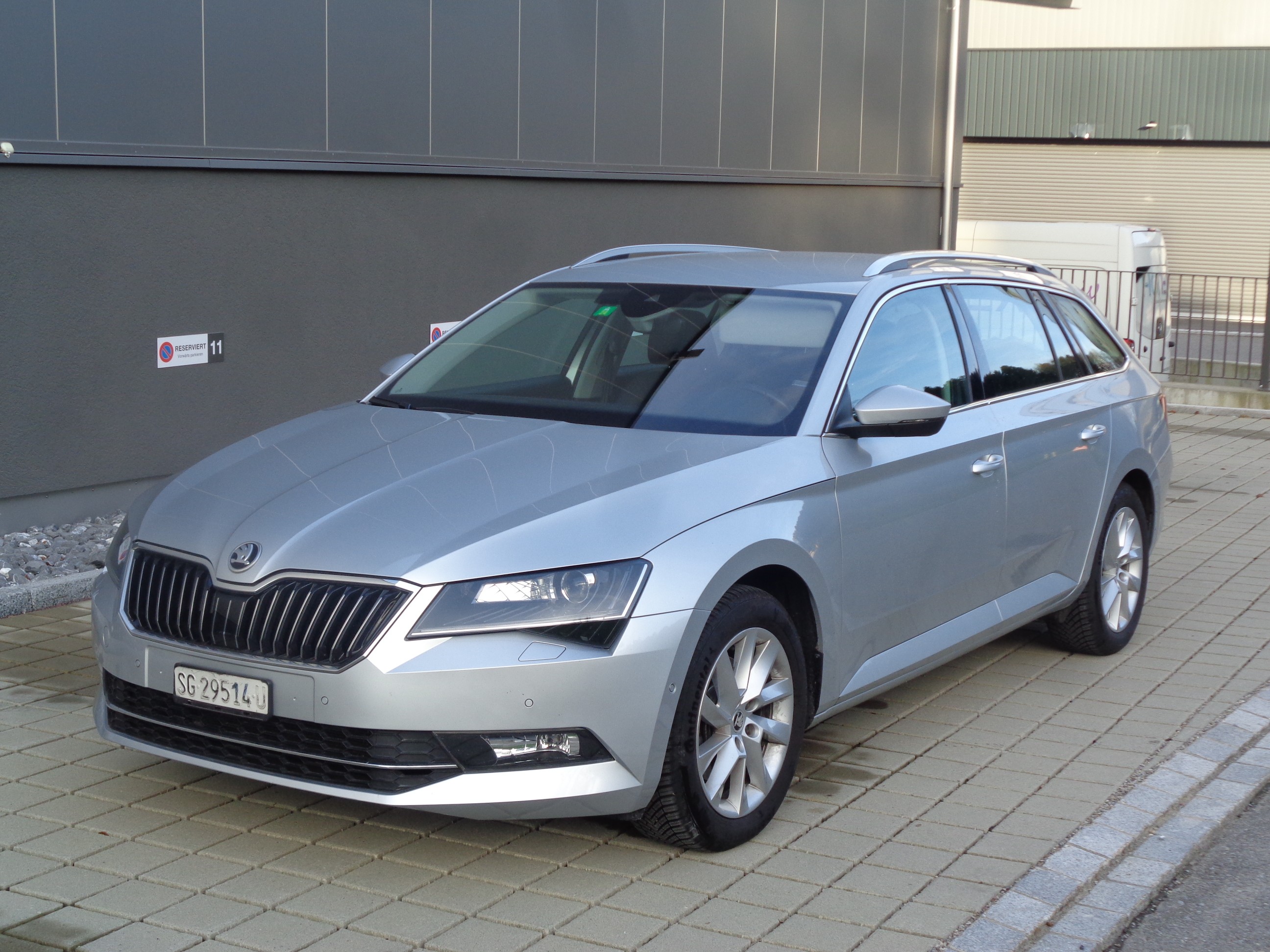 SKODA Superb Combi 2.0 TDi Style 4x4 DSG