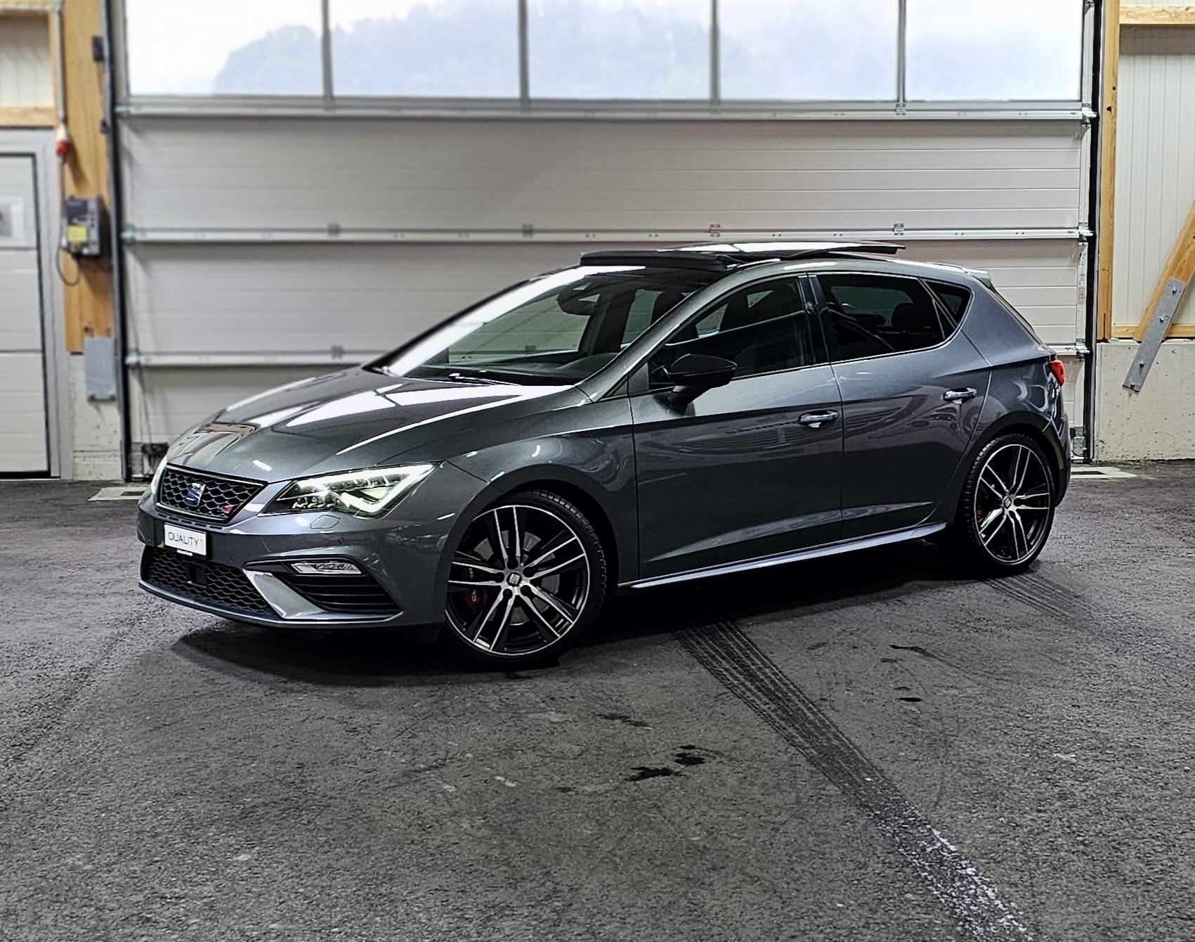 SEAT Leon 2.0 TSI Cupra 300 DSG *CH Fahrzeug*